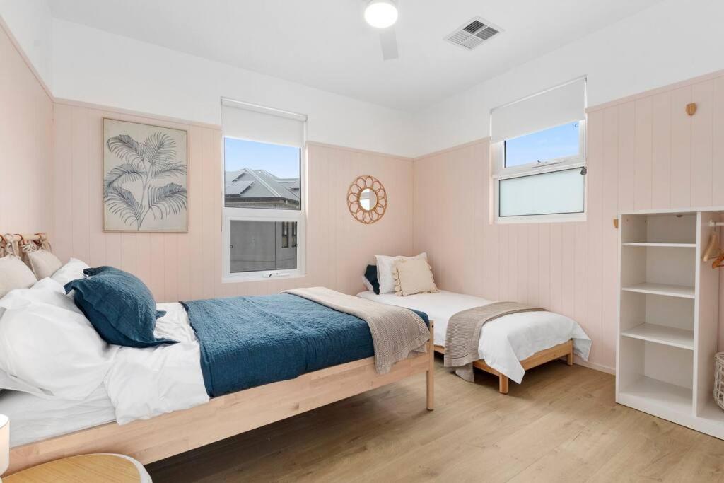 Sunnyside Sellicks Beach Family friendly oasis Sleeps 12 with Sea Views