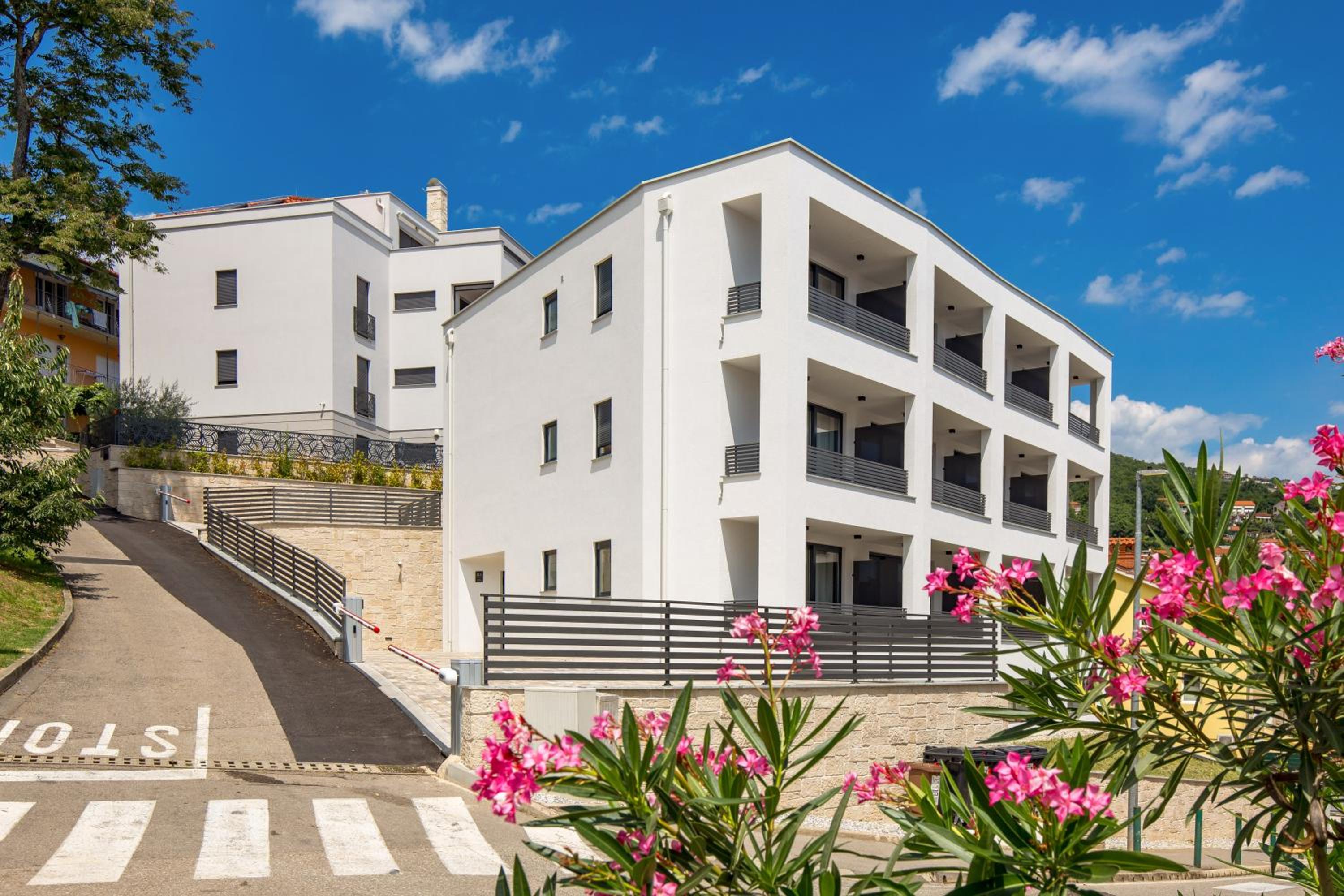 Belinda apartments with balcony