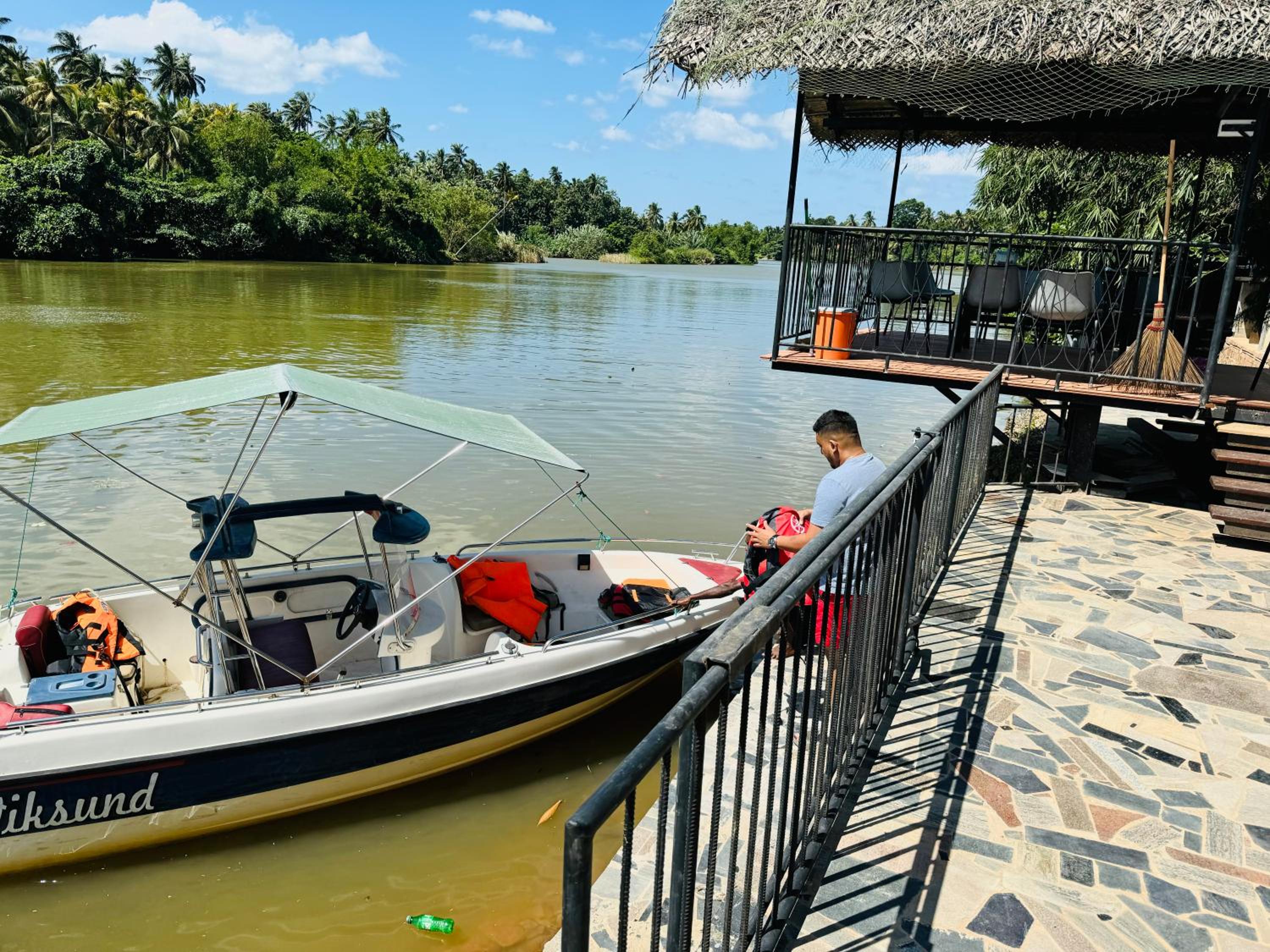 Rivershore Villas