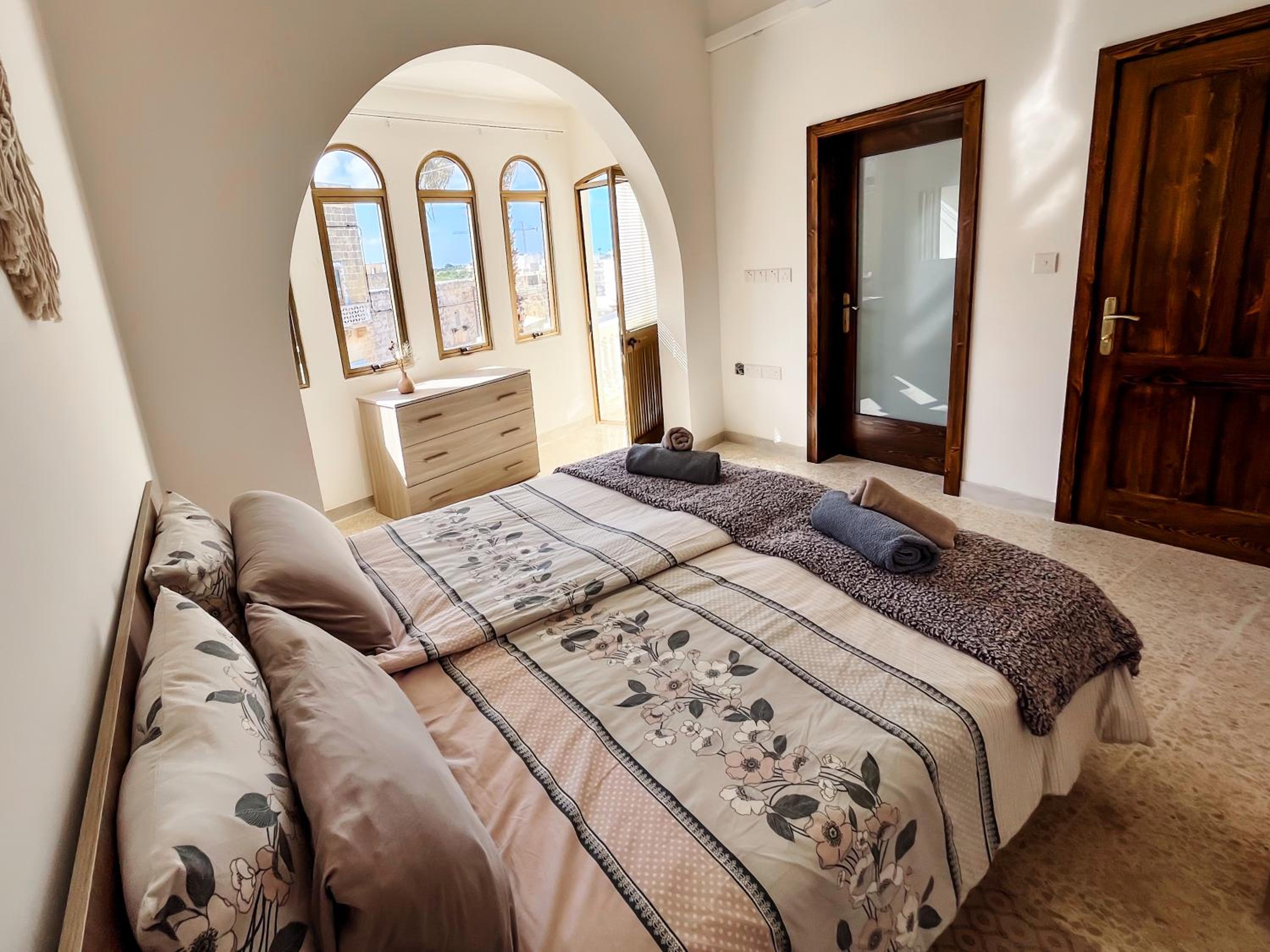 Villa Kalypso Xaghra room view 3
