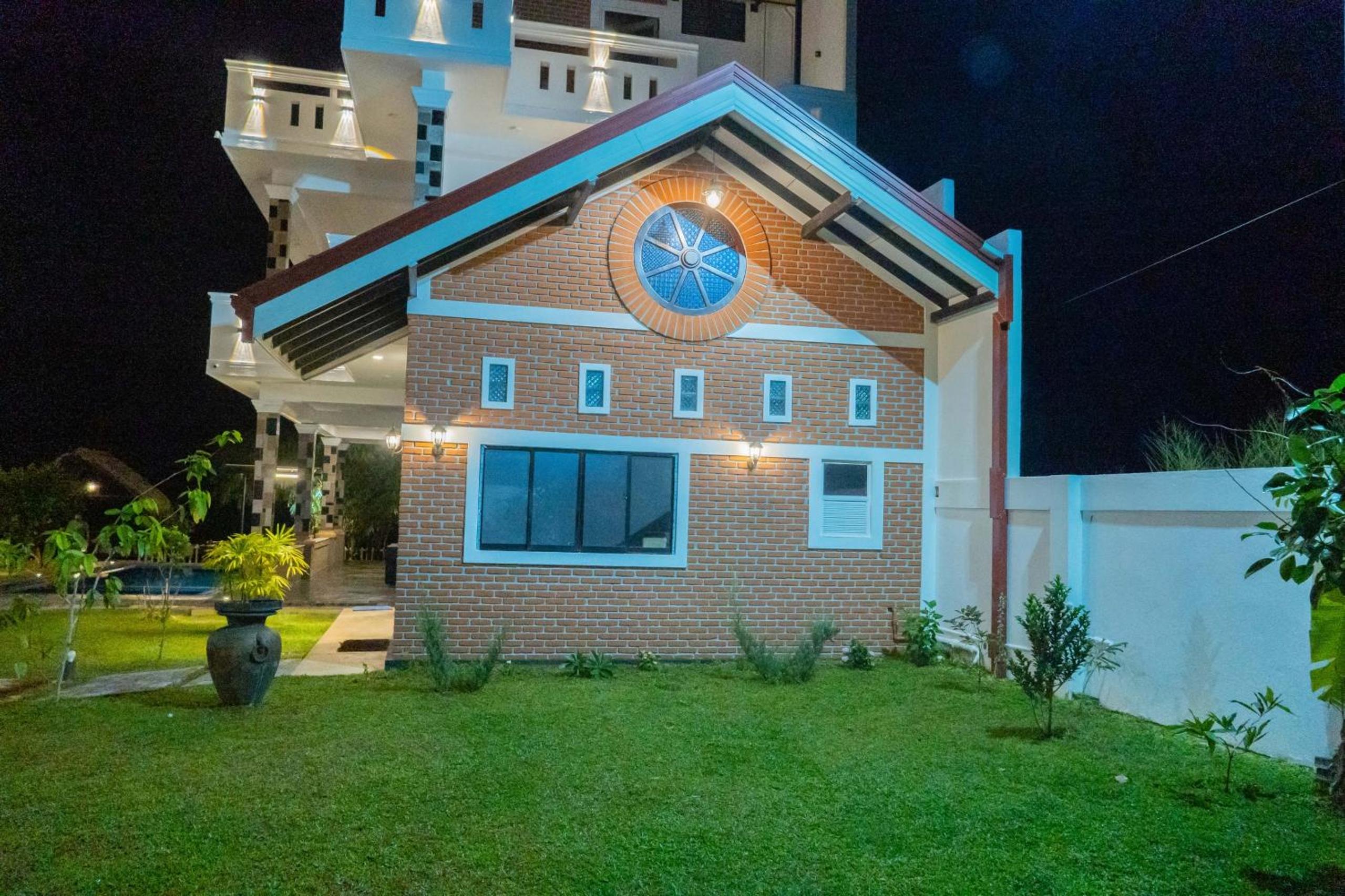 Rivershore Villas