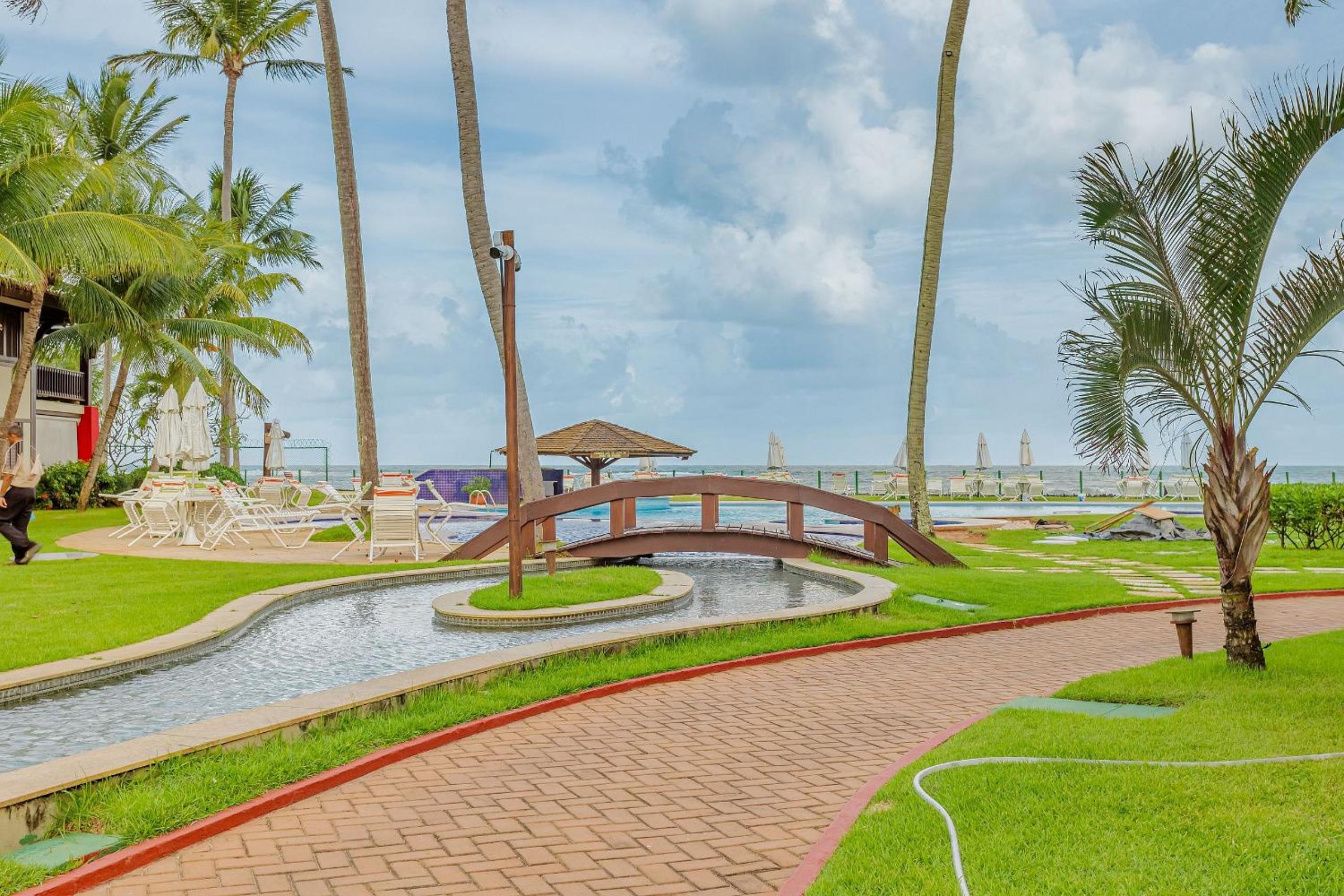 PF144 Beachfront apartment with 3 suites