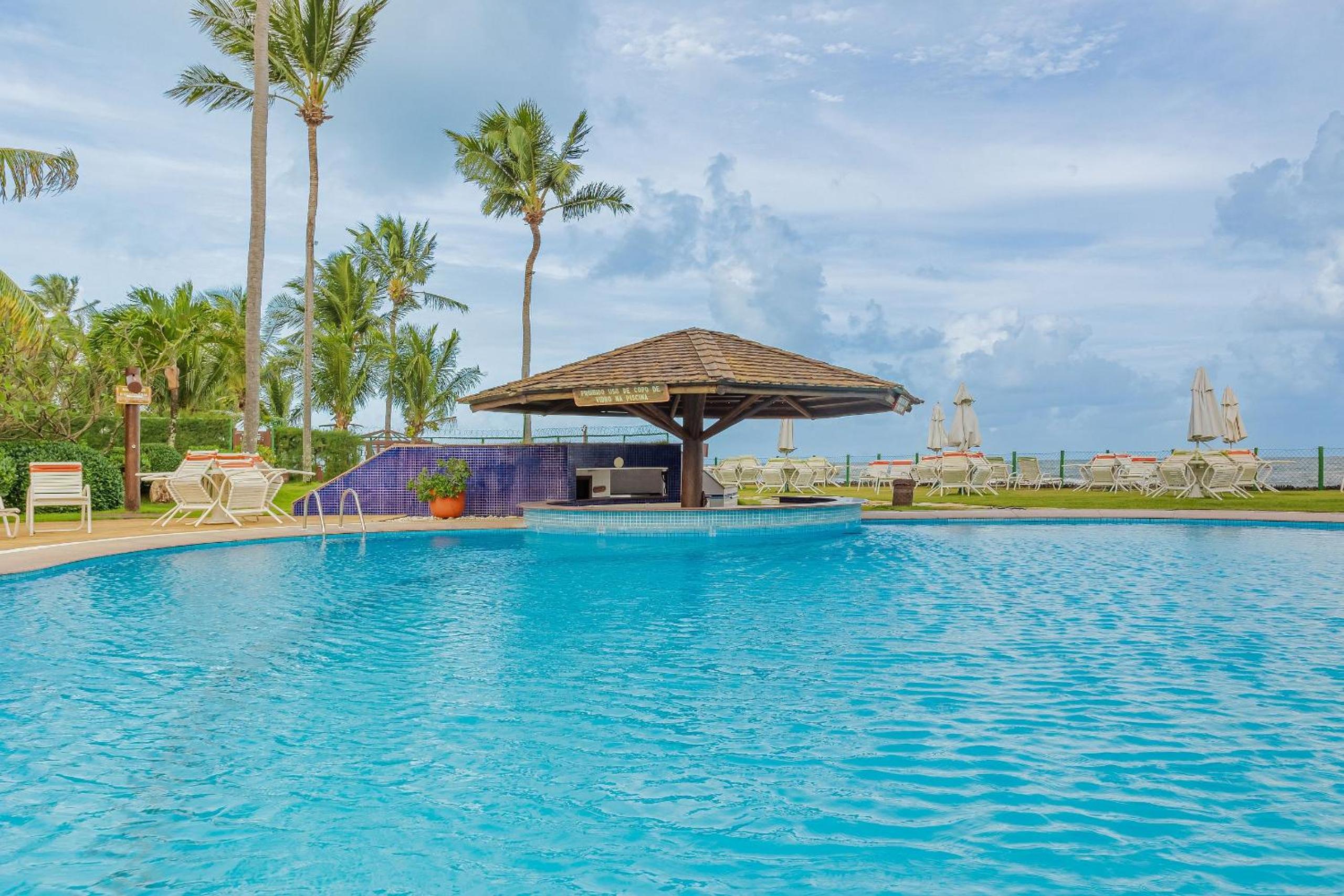 PF144 Beachfront apartment with 3 suites