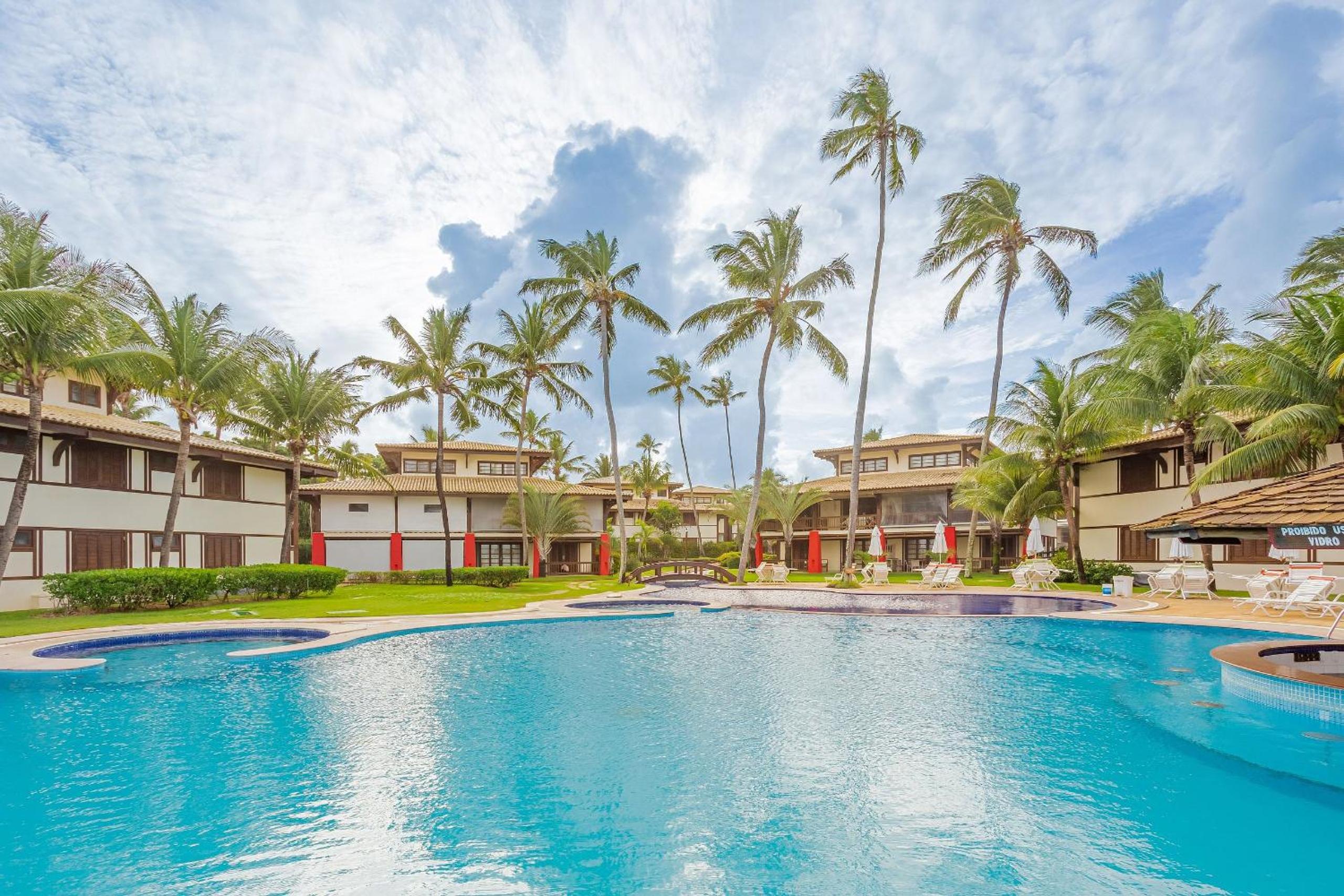 PF144 Beachfront apartment with 3 suites