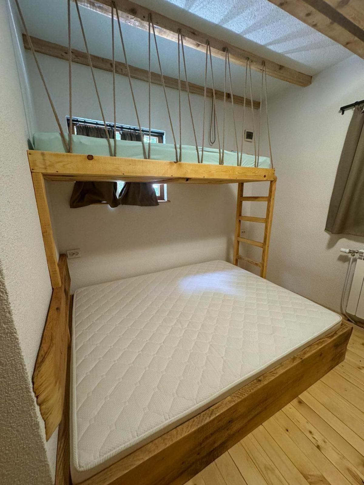 Villa Yarema Mountain Relax with Hot Jacuzzi & Sauna by BookVillaBG
