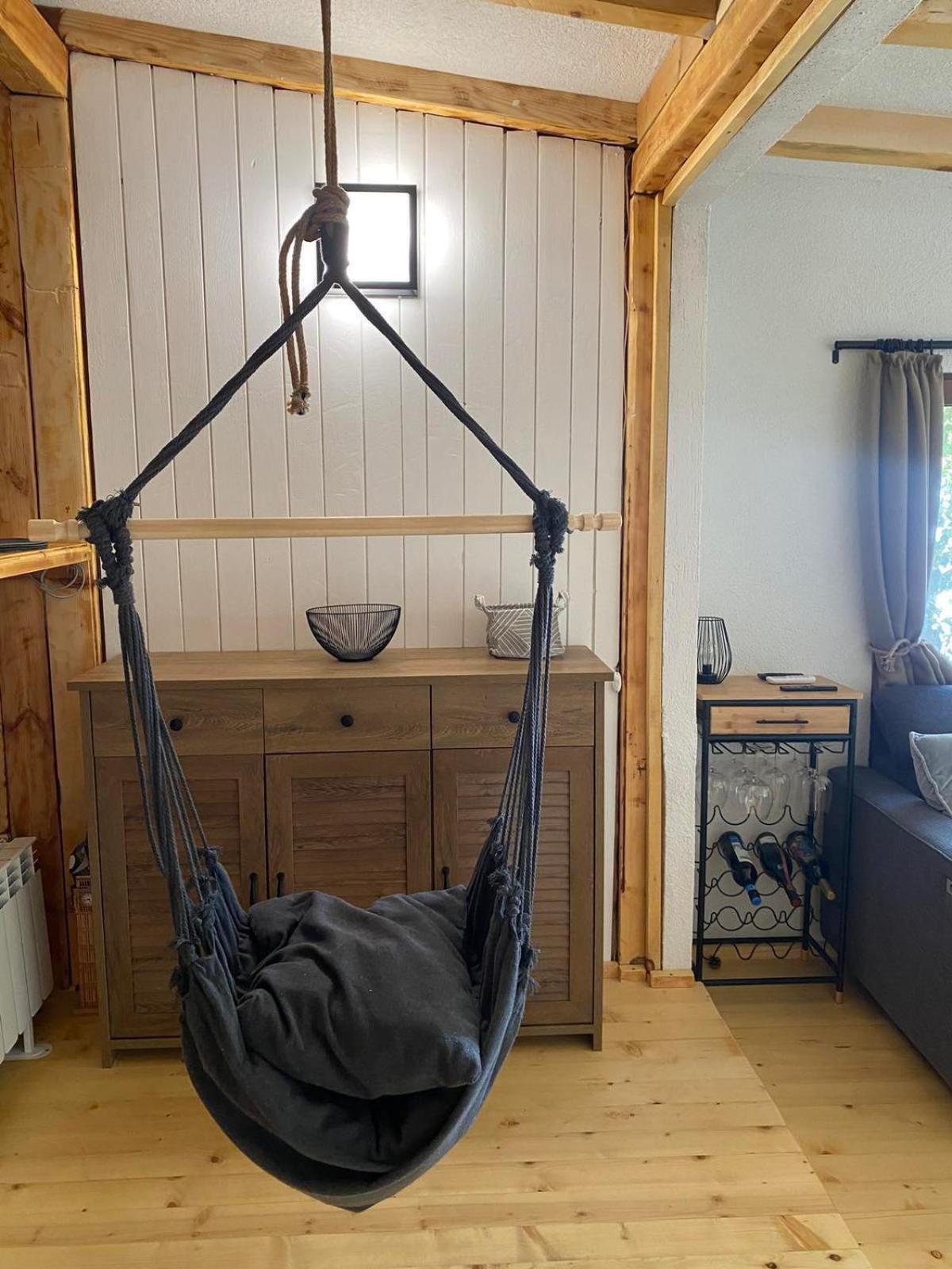 Villa Yarema Mountain Relax with Hot Jacuzzi & Sauna by BookVillaBG