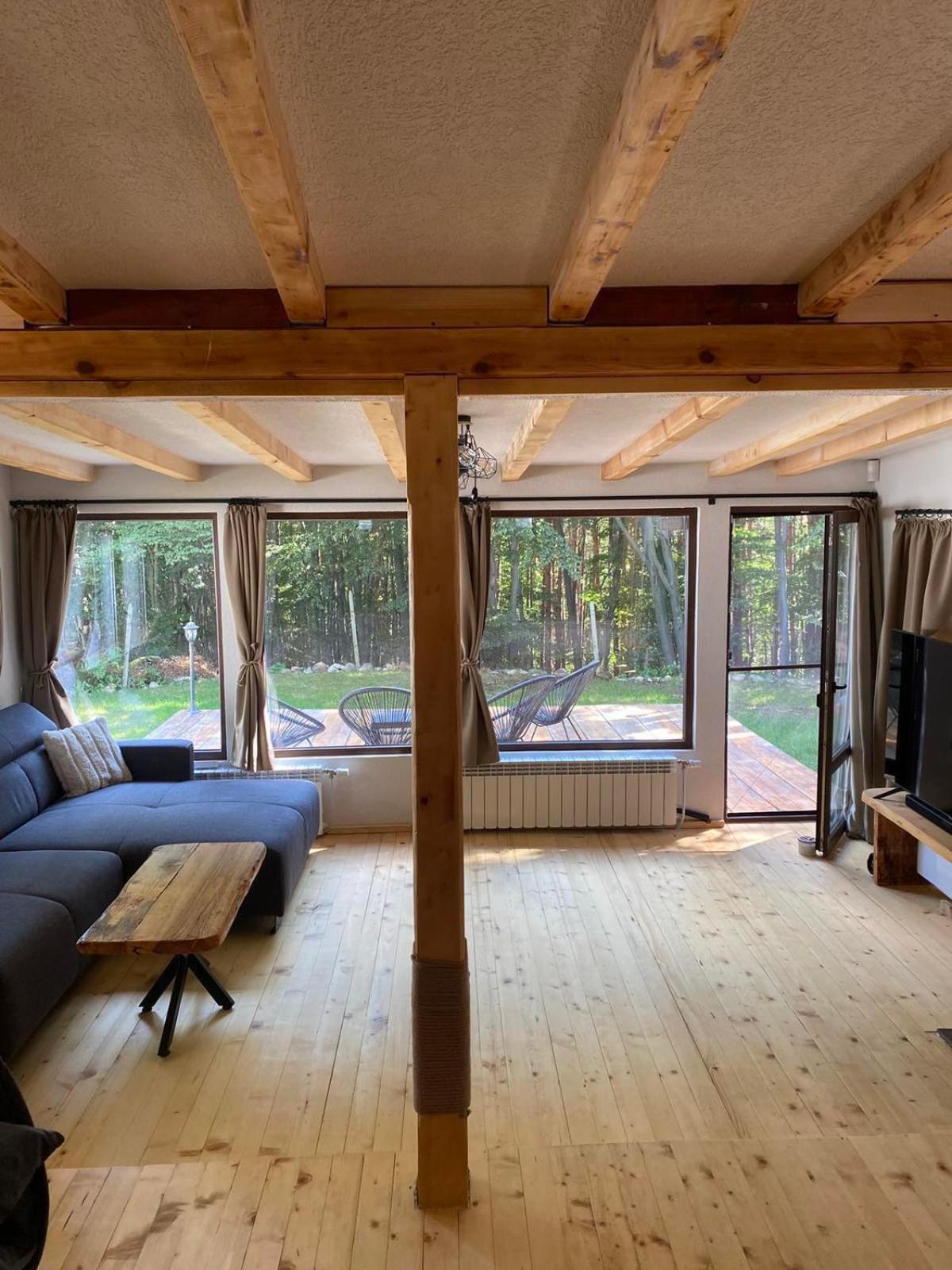 Villa Yarema Mountain Relax with Hot Jacuzzi & Sauna by BookVillaBG
