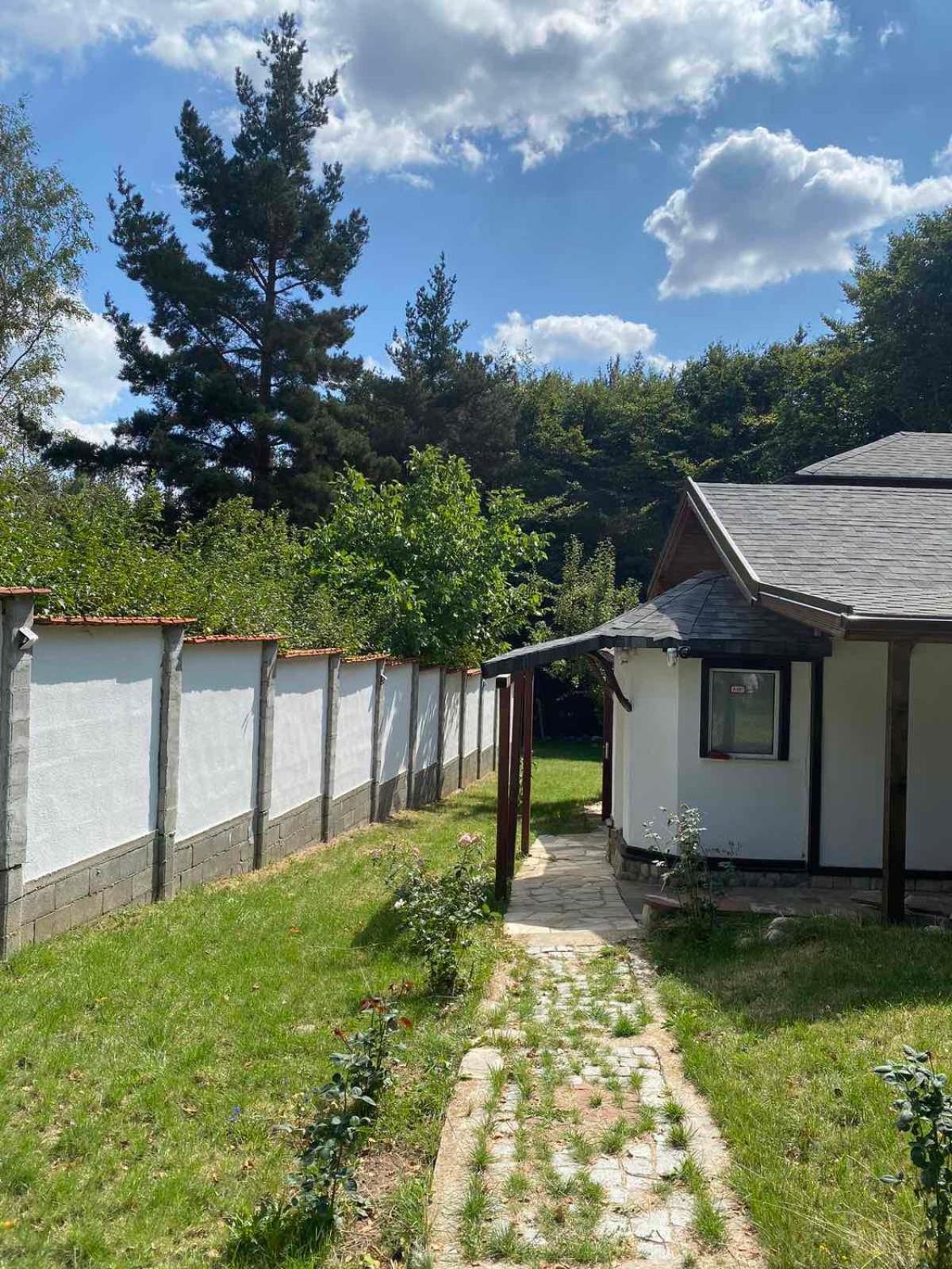 Villa Yarema Mountain Relax with Hot Jacuzzi & Sauna by BookVillaBG