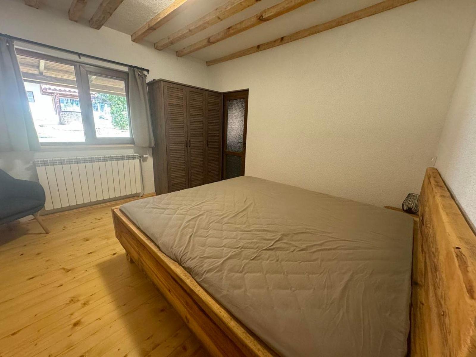 Villa Yarema Mountain Relax with Hot Jacuzzi & Sauna by BookVillaBG