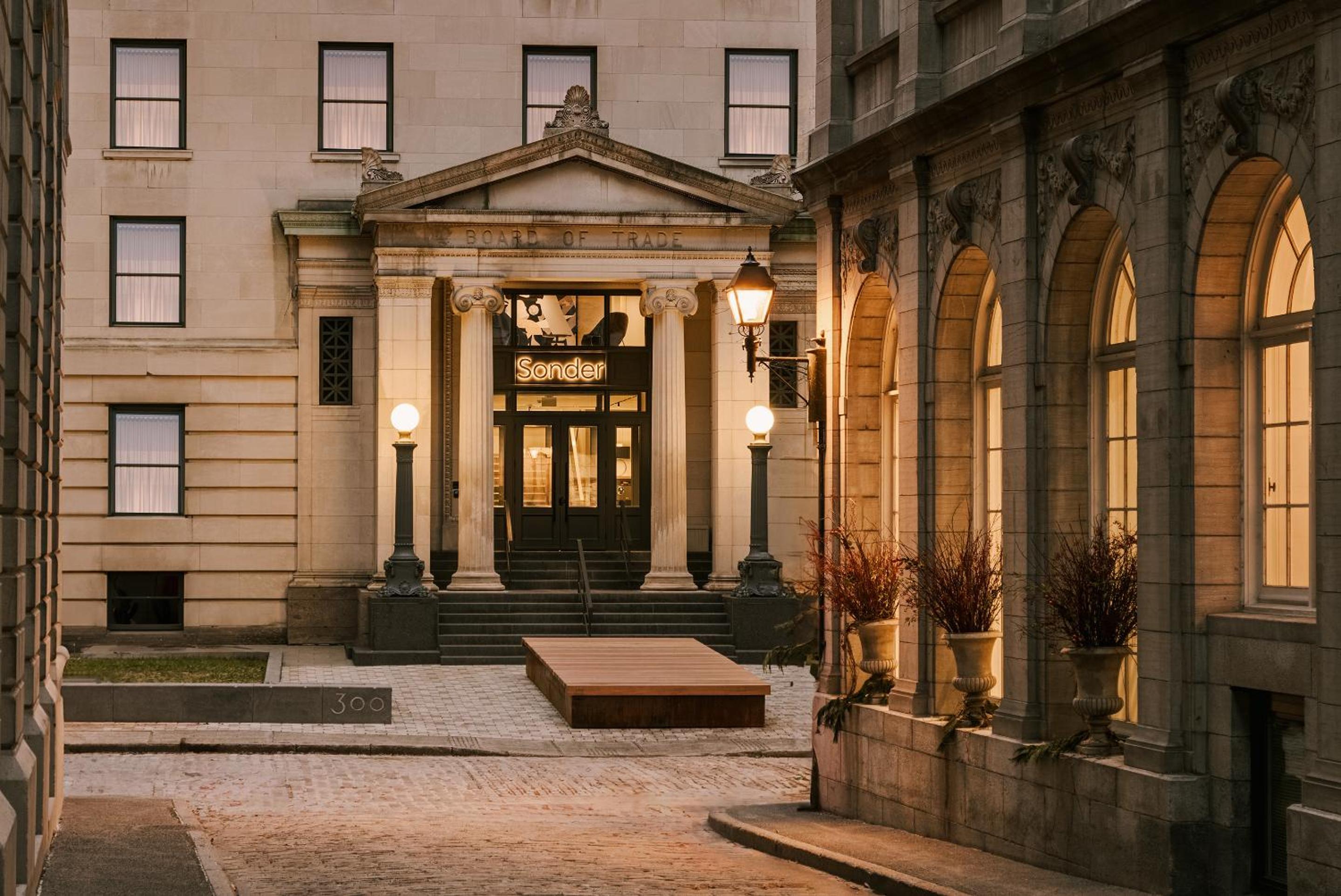 Hotel Sonder Apollon - Image 1