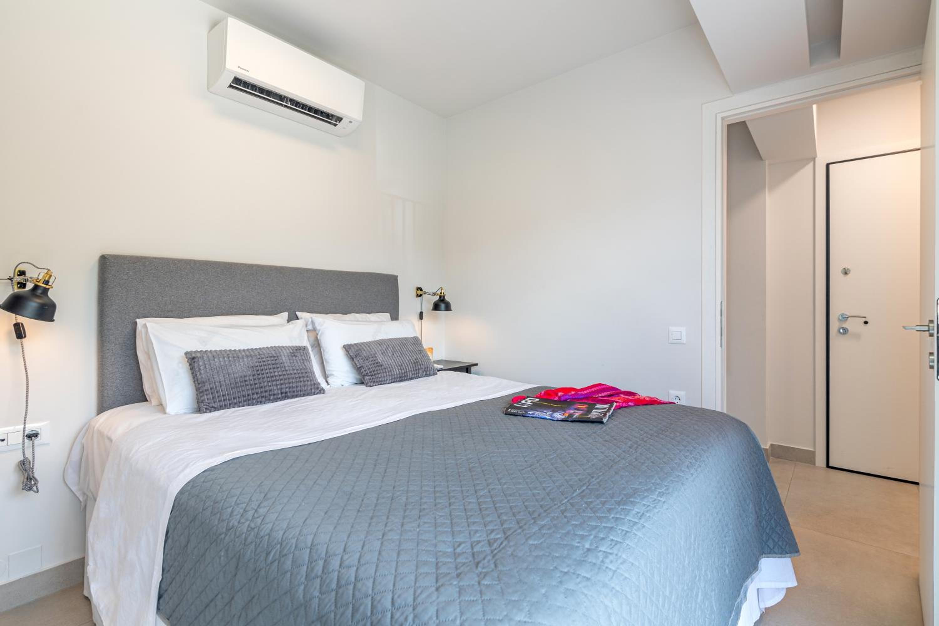 Athinais Urban Living 1 just 2 minutes From The Port view 3