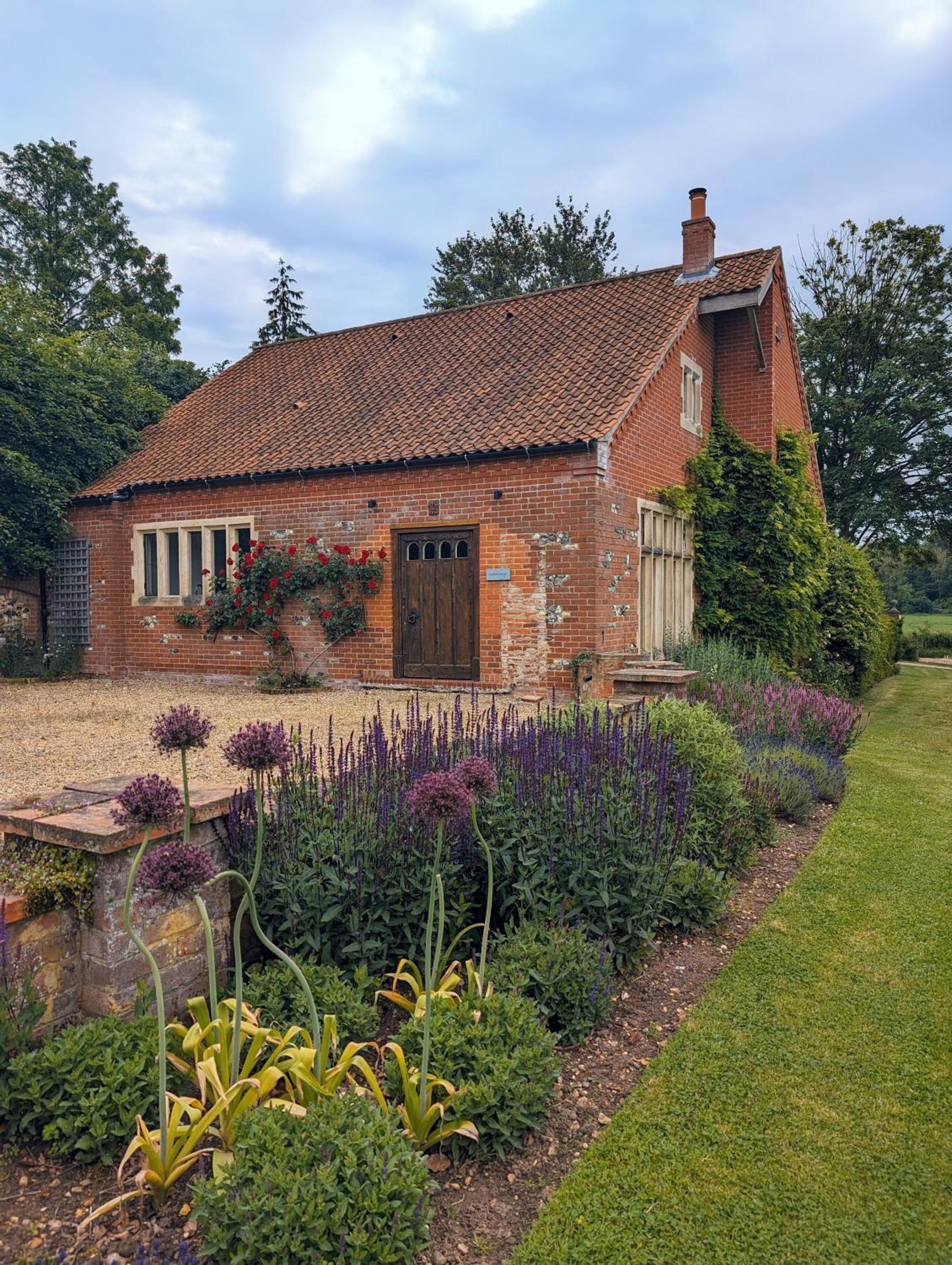 Garden Cottage 5 bedrooms set in 16 acres view 4
