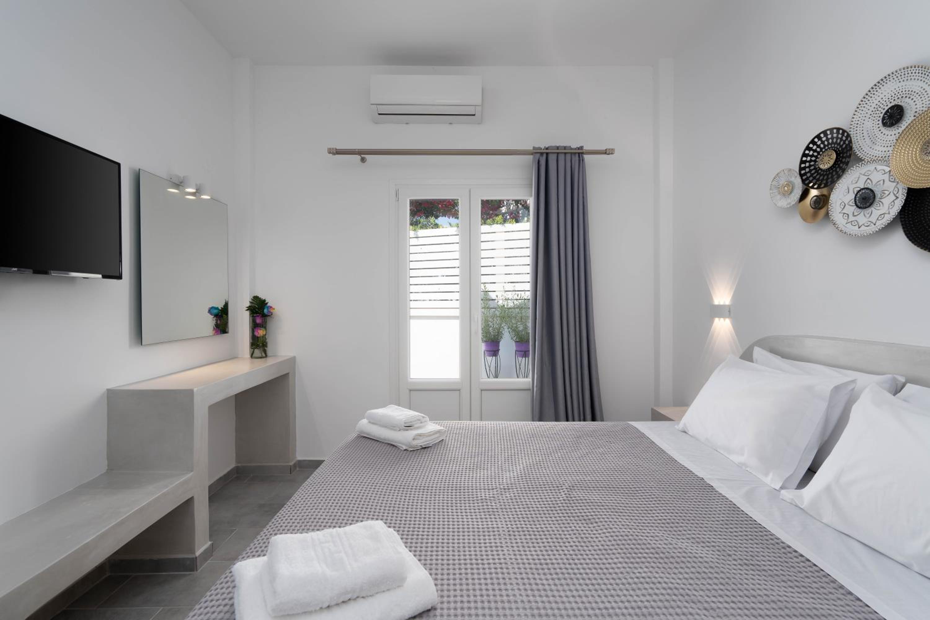 New Lux Villa Kambos & Prive Jacuzzi view 2