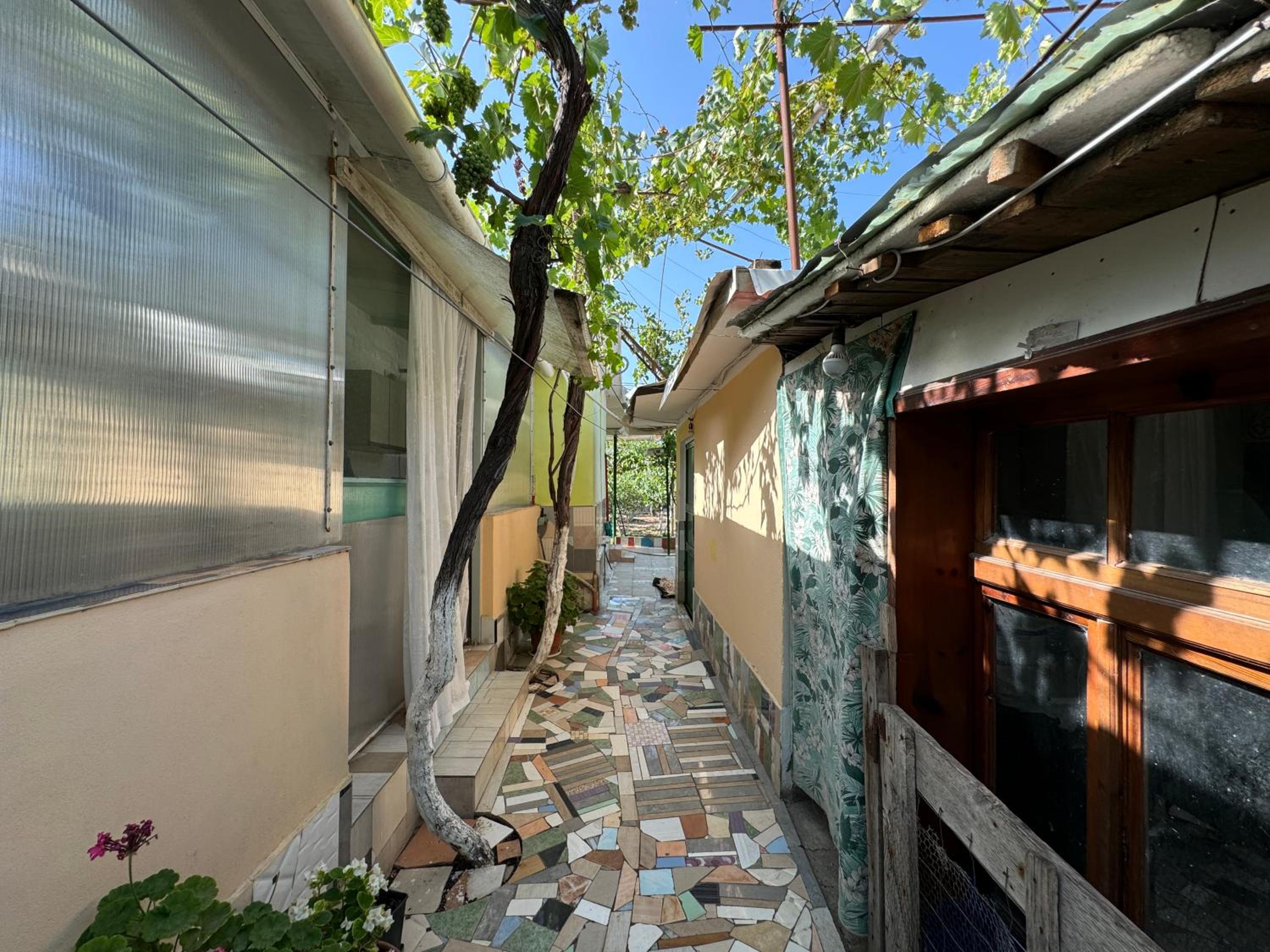 Vlora Three Houses