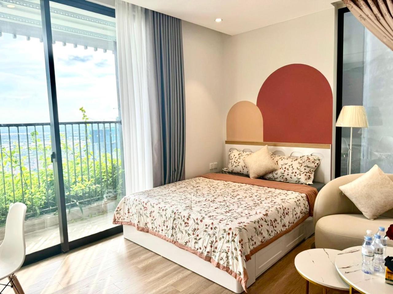 Apartment at Lanmark 2 tower Onsen- 3 minutes walking to Thien Nga park - Skylux homestay Ecopark Hung Yen view 3