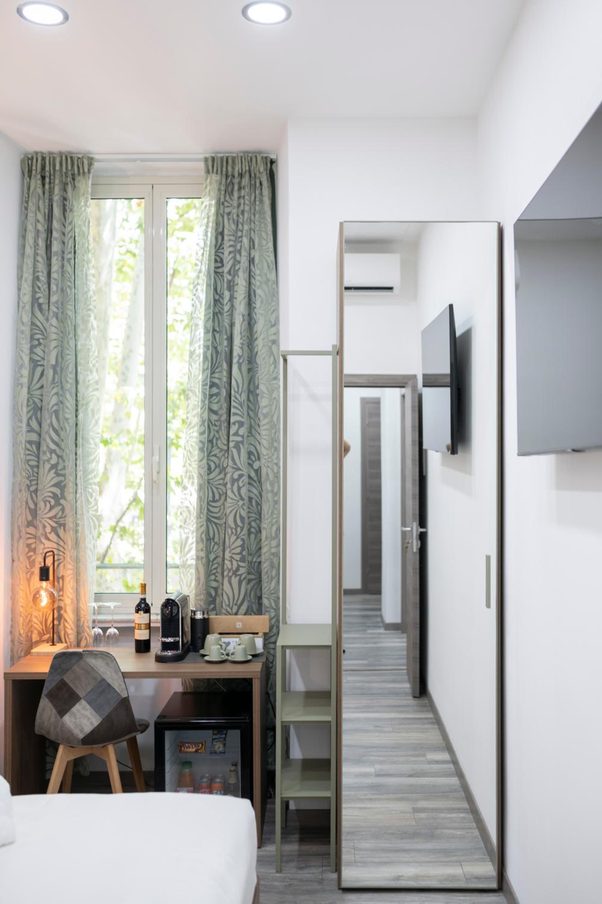 hotel room