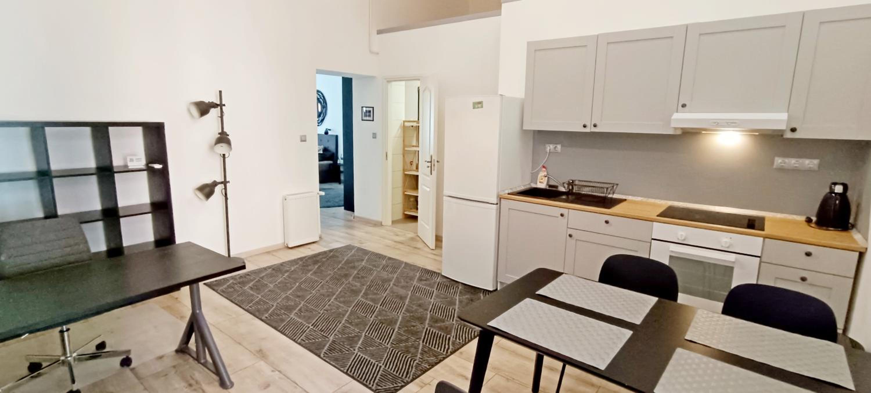 Deak Ferenc apartman - RESTY view 4