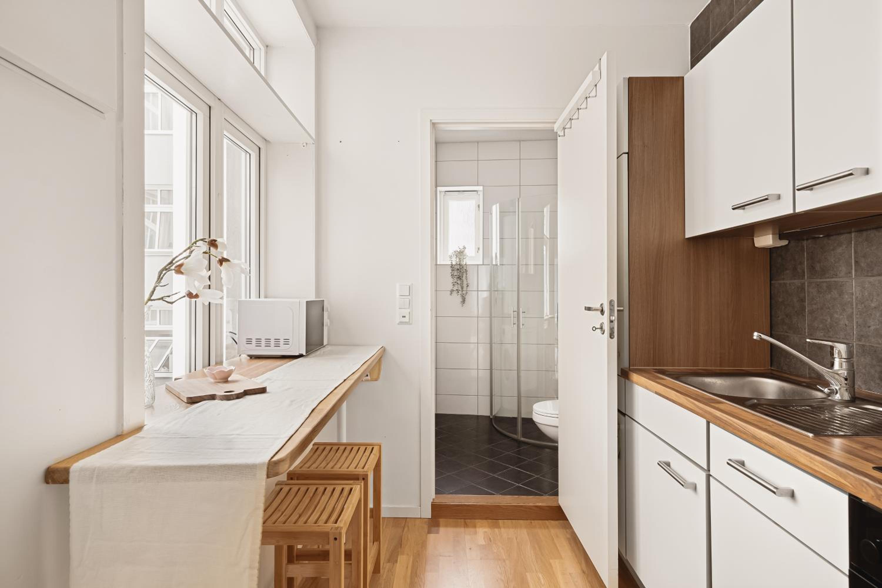 DInbnb Apartments I Optimized BnB I 300m To Marina & Easy Check-in view 3