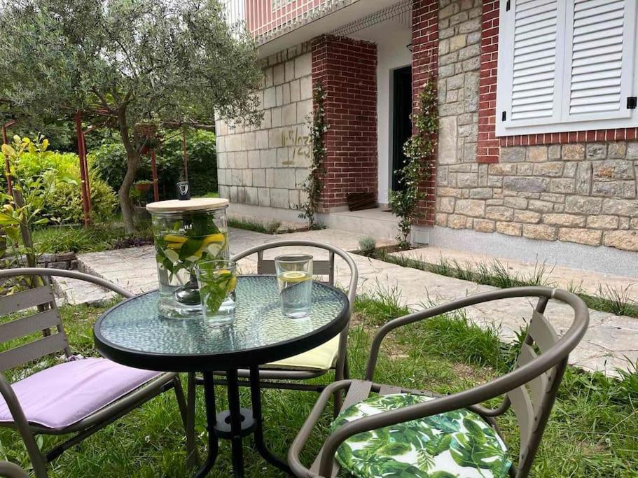 Forrest Road Residence photo 3