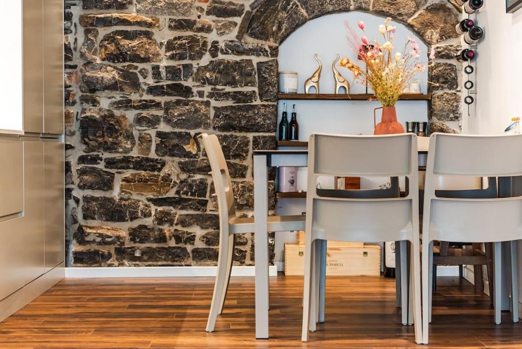 Luxury Living in Shkoder Historic Heart by Pik Host photo 2