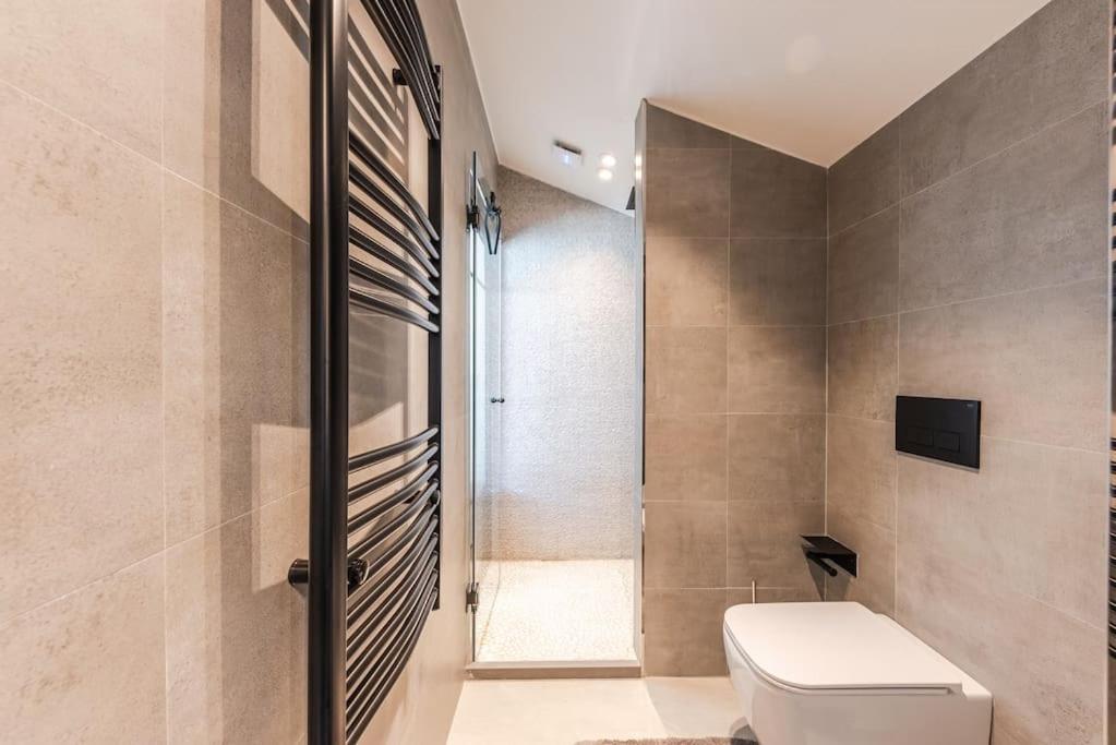 Luxury Living in Shkoder Historic Heart by Pik Host photo 5