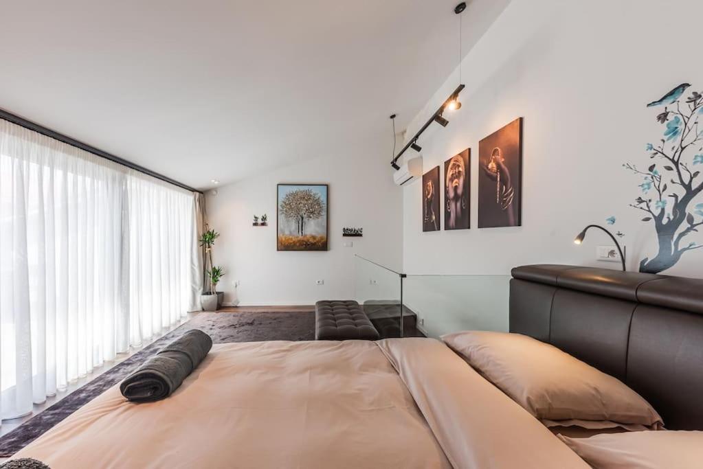 Luxury Living in Shkoder Historic Heart by Pik Host