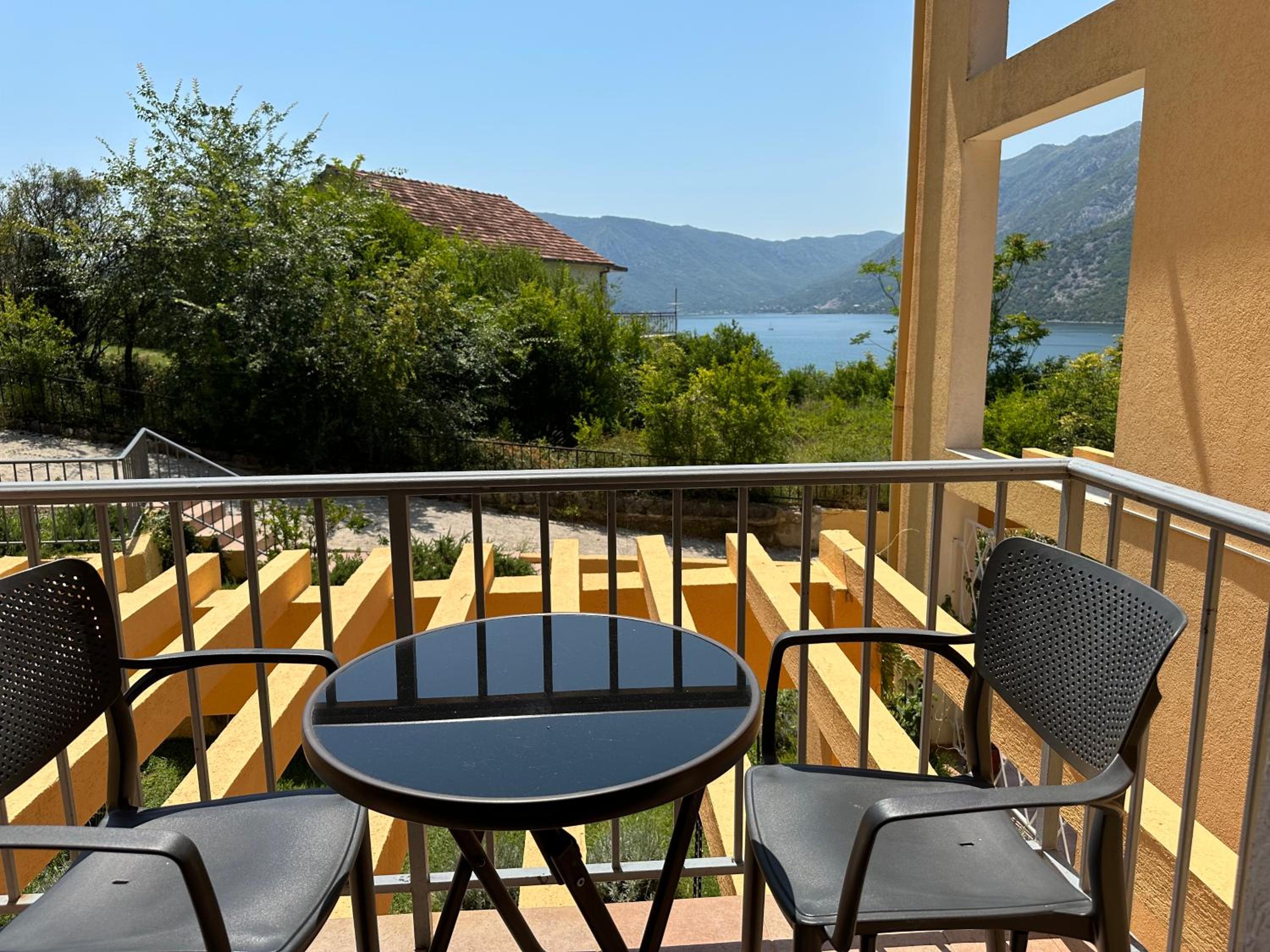 Villa Risan Apartments