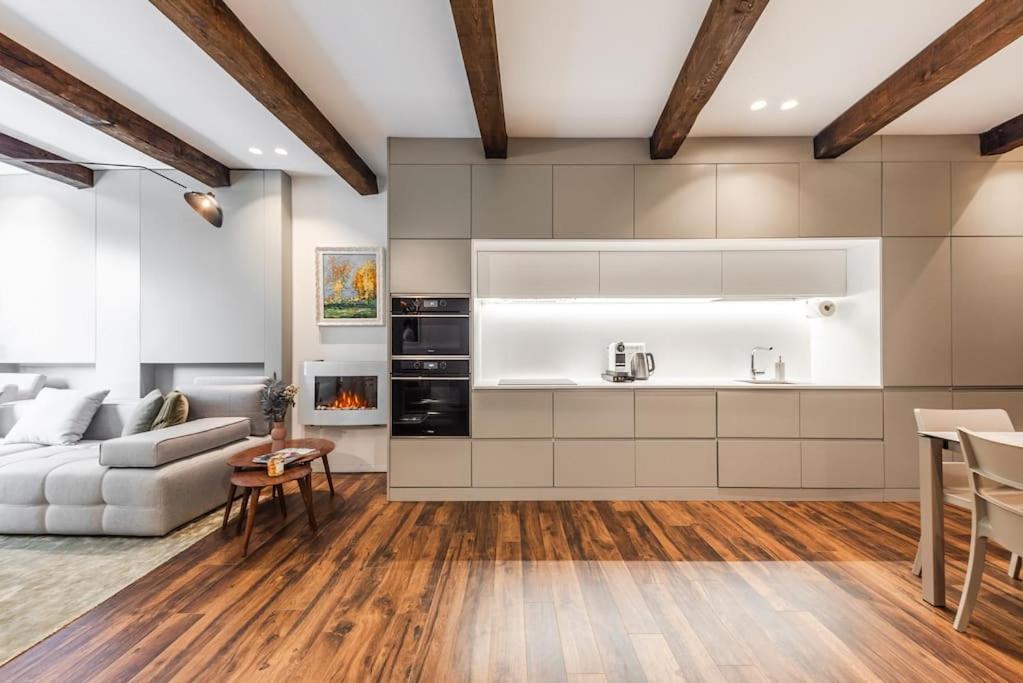 Luxury Living in Shkoder Historic Heart by Pik Host