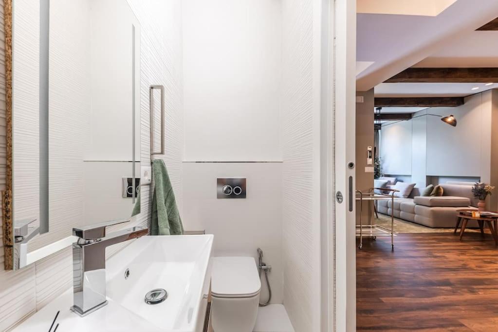 Luxury Living in Shkoder Historic Heart by Pik Host