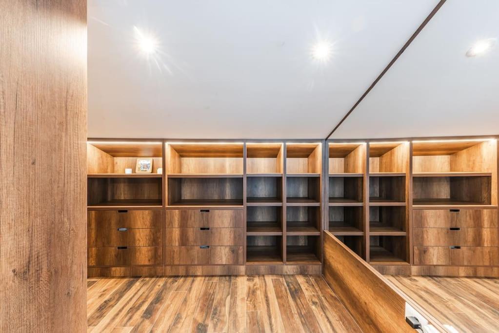 Luxury Living in Shkoder Historic Heart by Pik Host