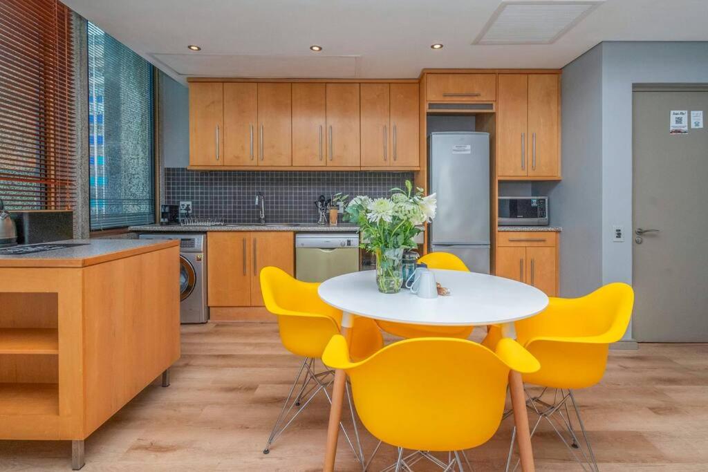 Cartwright Apartment Stylish City Retreat