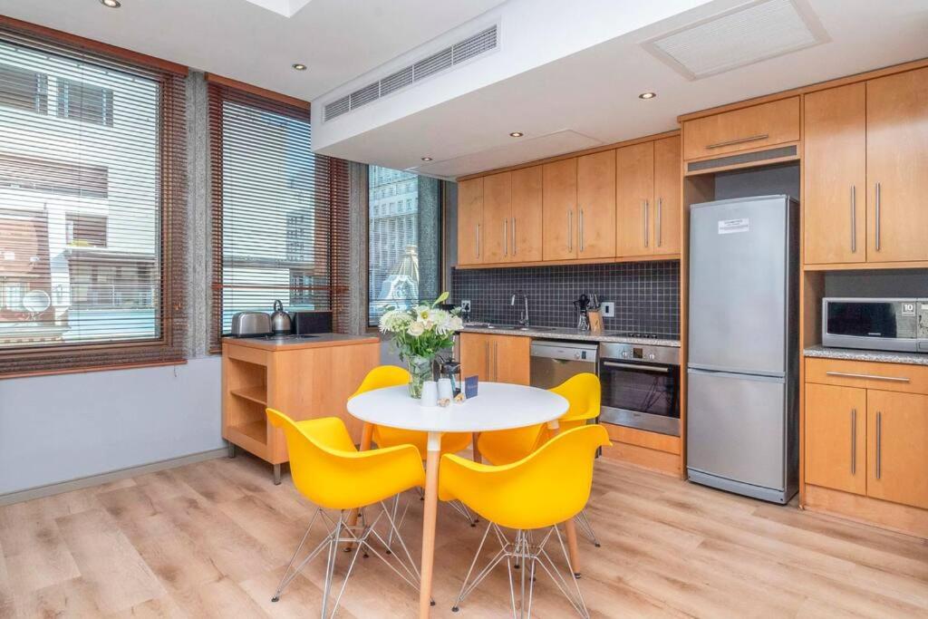 Cartwright Apartment Stylish City Retreat