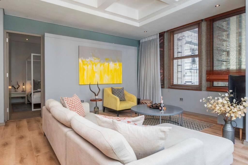 Cartwright Apartment Stylish City Retreat