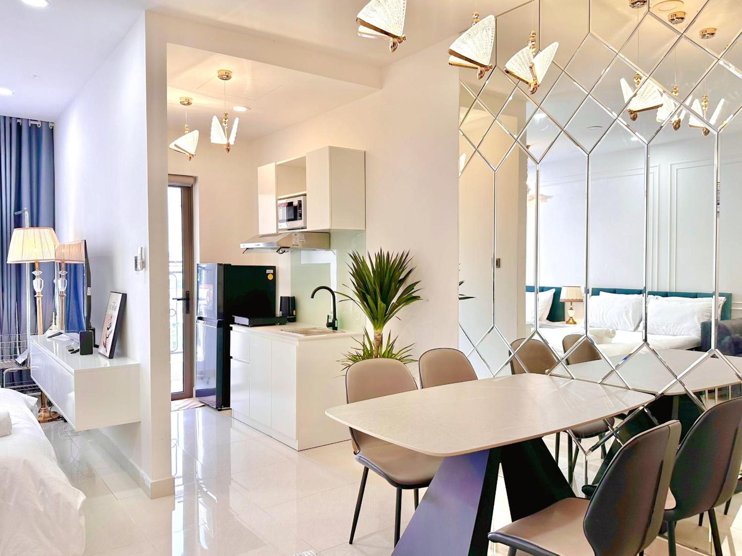 Pi APARTMENT - 2 Double Beds Aparment at Saigon Center