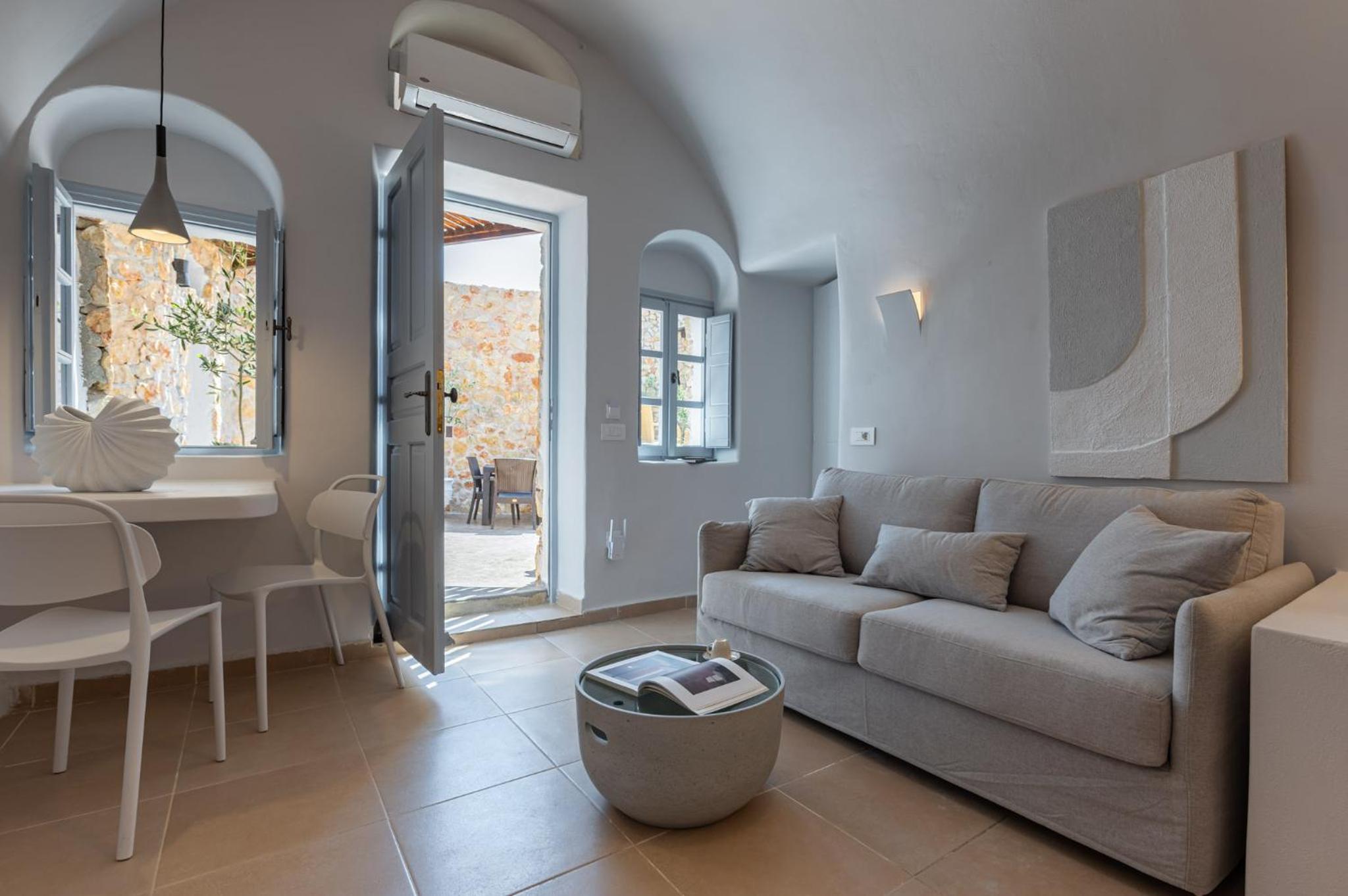 ArtChroma House