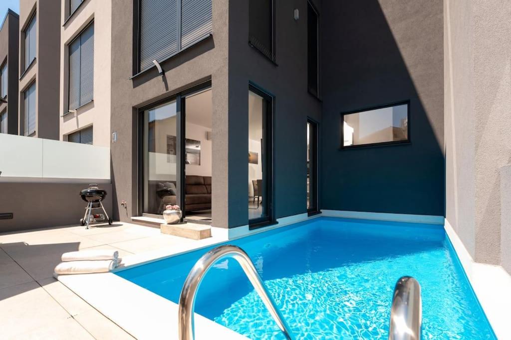 Casa Panos by Briskva