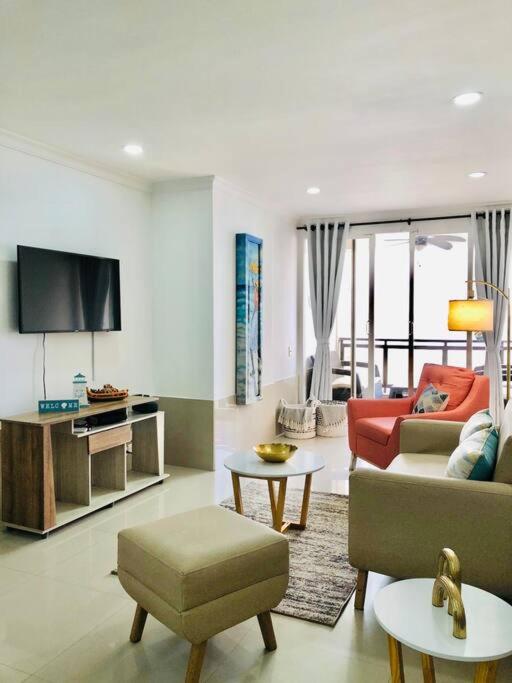 Modern Apartment in Laguito
