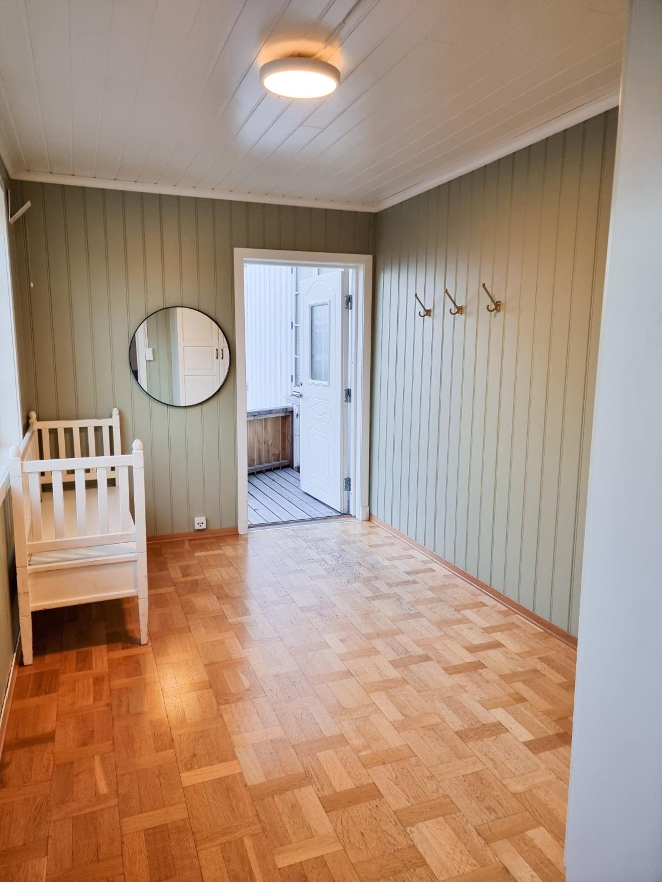 Stor leilighet med plass til 6 personer og gratis parkering view 3