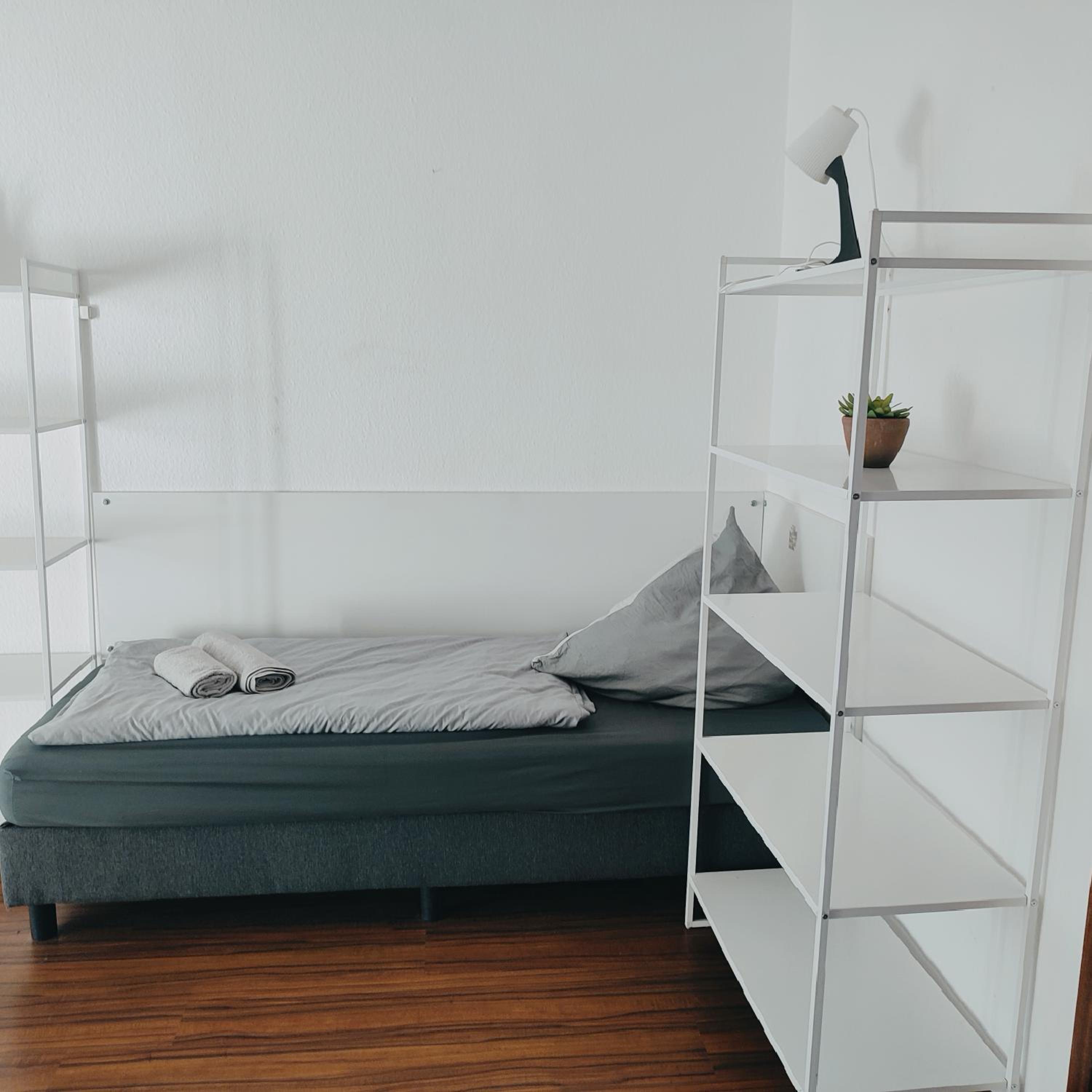 Ferienwohnung Monteurwohnung Messewohnung Duisburg Süd Grenze Düsseldorf 6 Personen