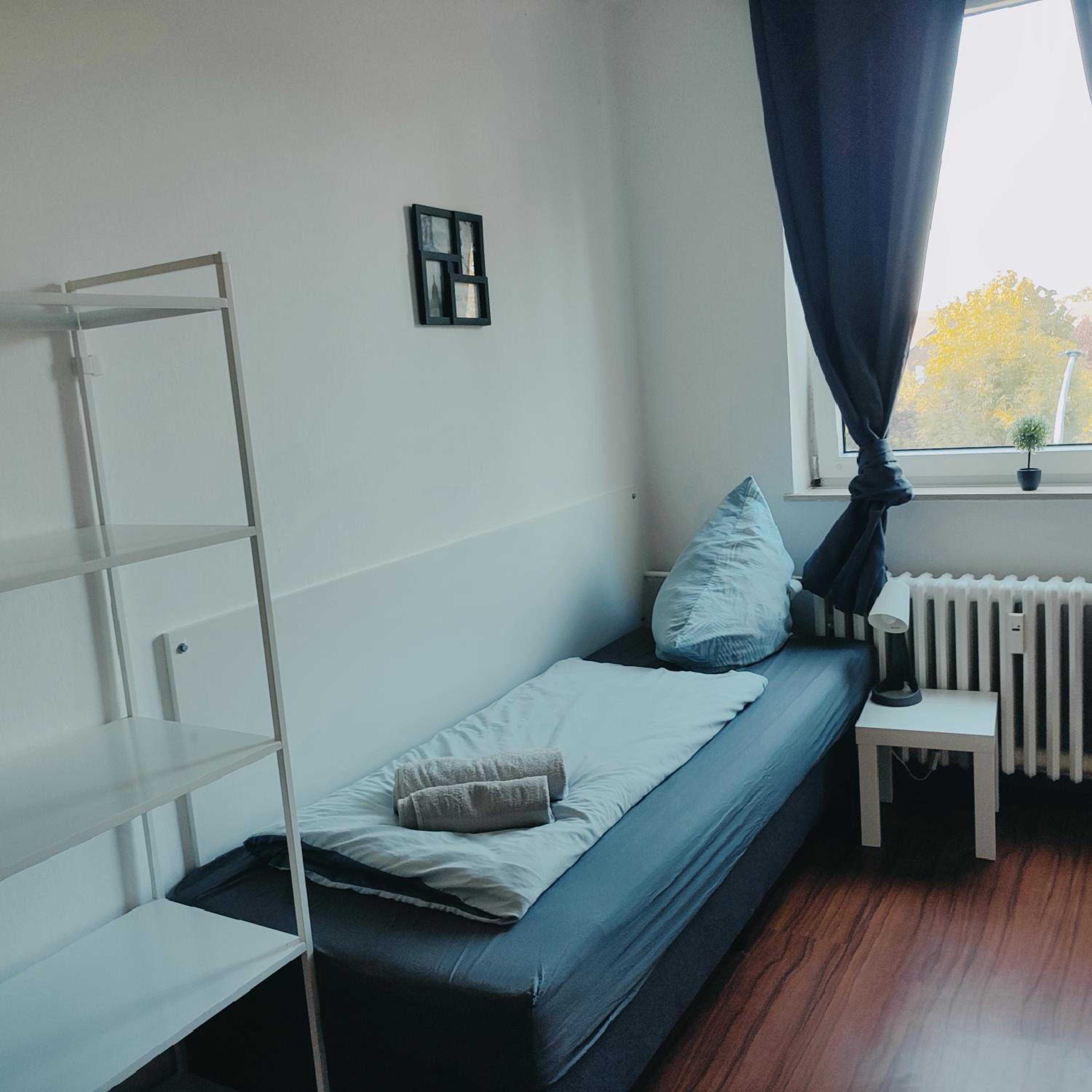 Ferienwohnung Monteurwohnung Messewohnung Duisburg Süd Grenze Düsseldorf 6 Personen