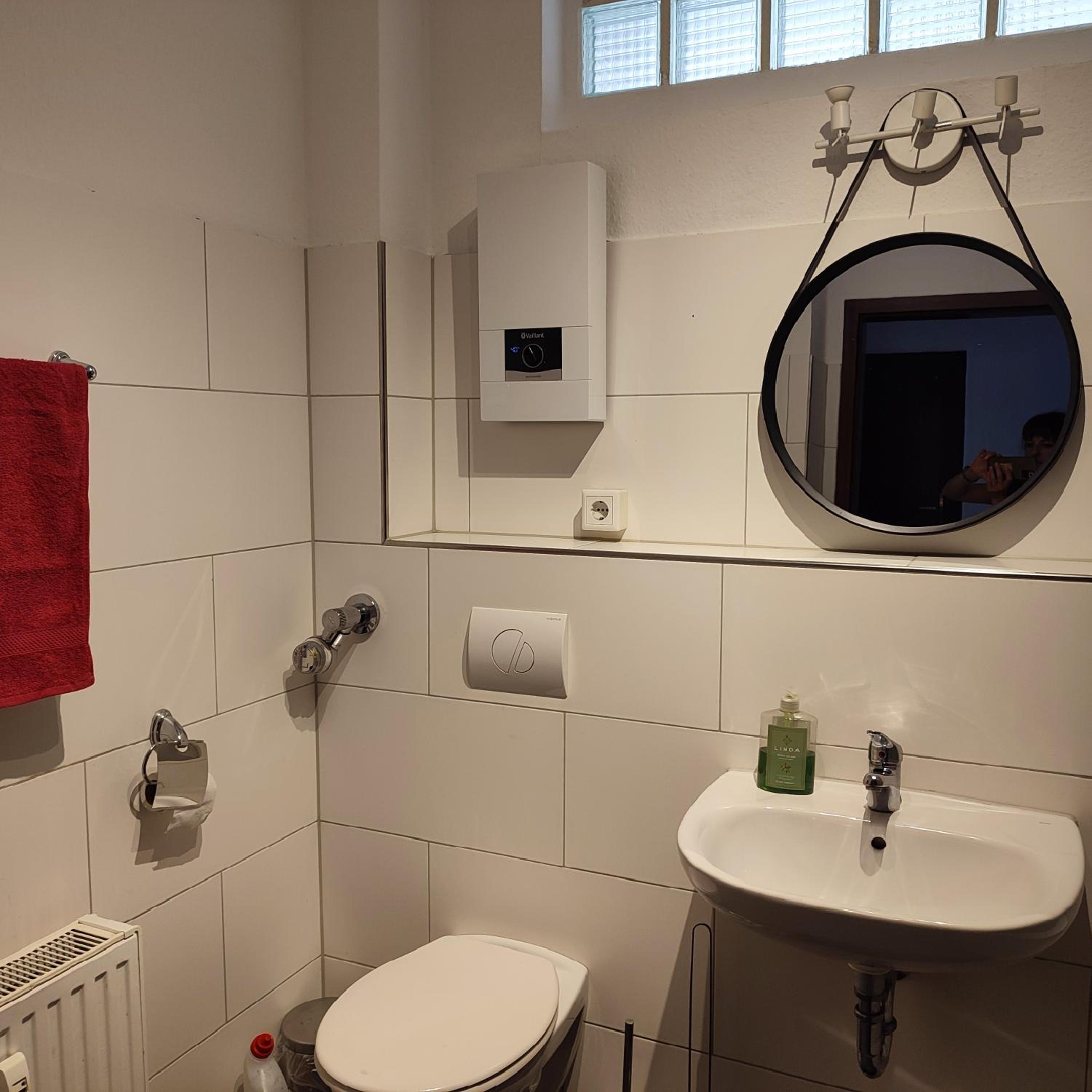Ferienwohnung Monteurwohnung Messewohnung Duisburg Süd Grenze Düsseldorf 6 Personen