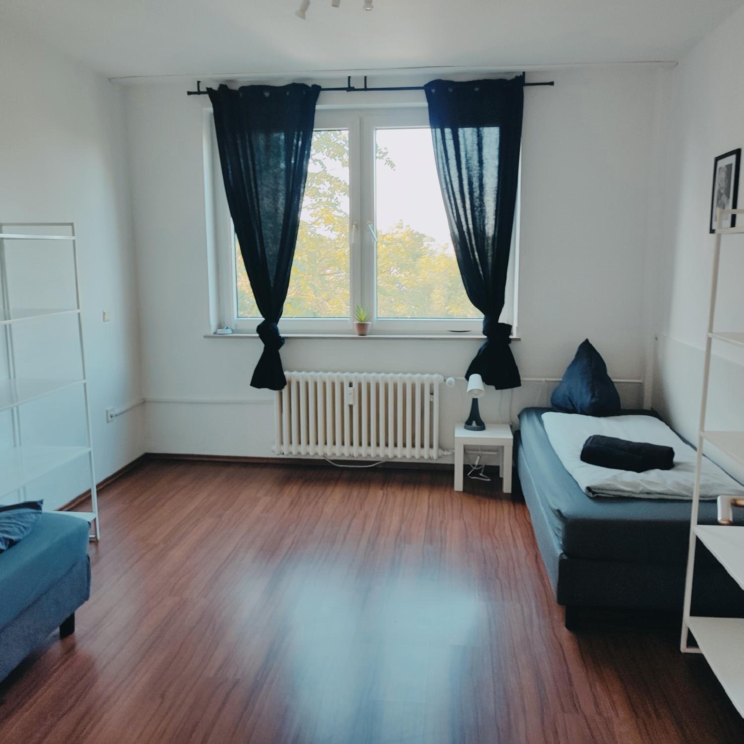 Ferienwohnung Monteurwohnung Messewohnung Duisburg Süd Grenze Düsseldorf 6 Personen