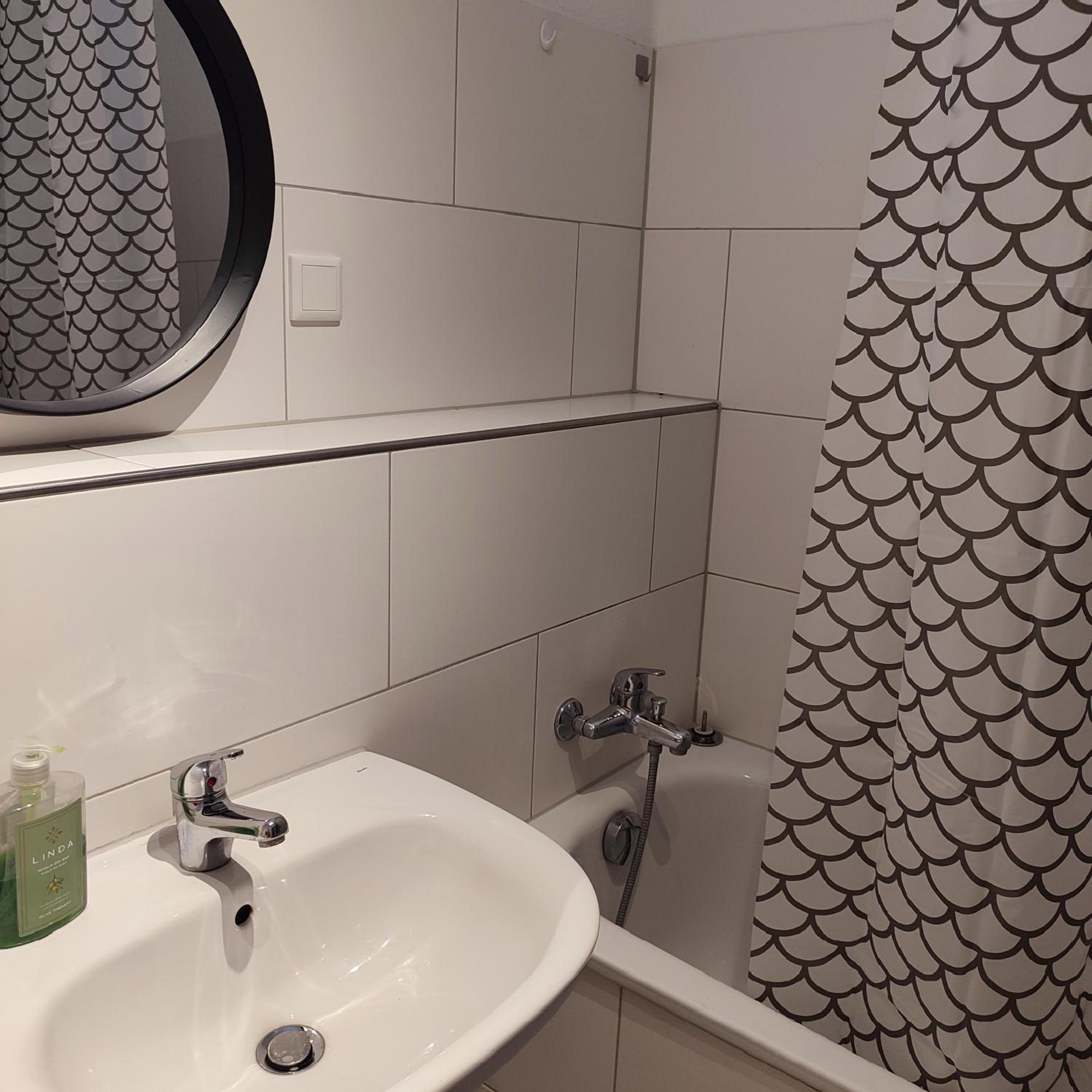 Ferienwohnung Monteurwohnung Messewohnung Duisburg Süd Grenze Düsseldorf 6 Personen
