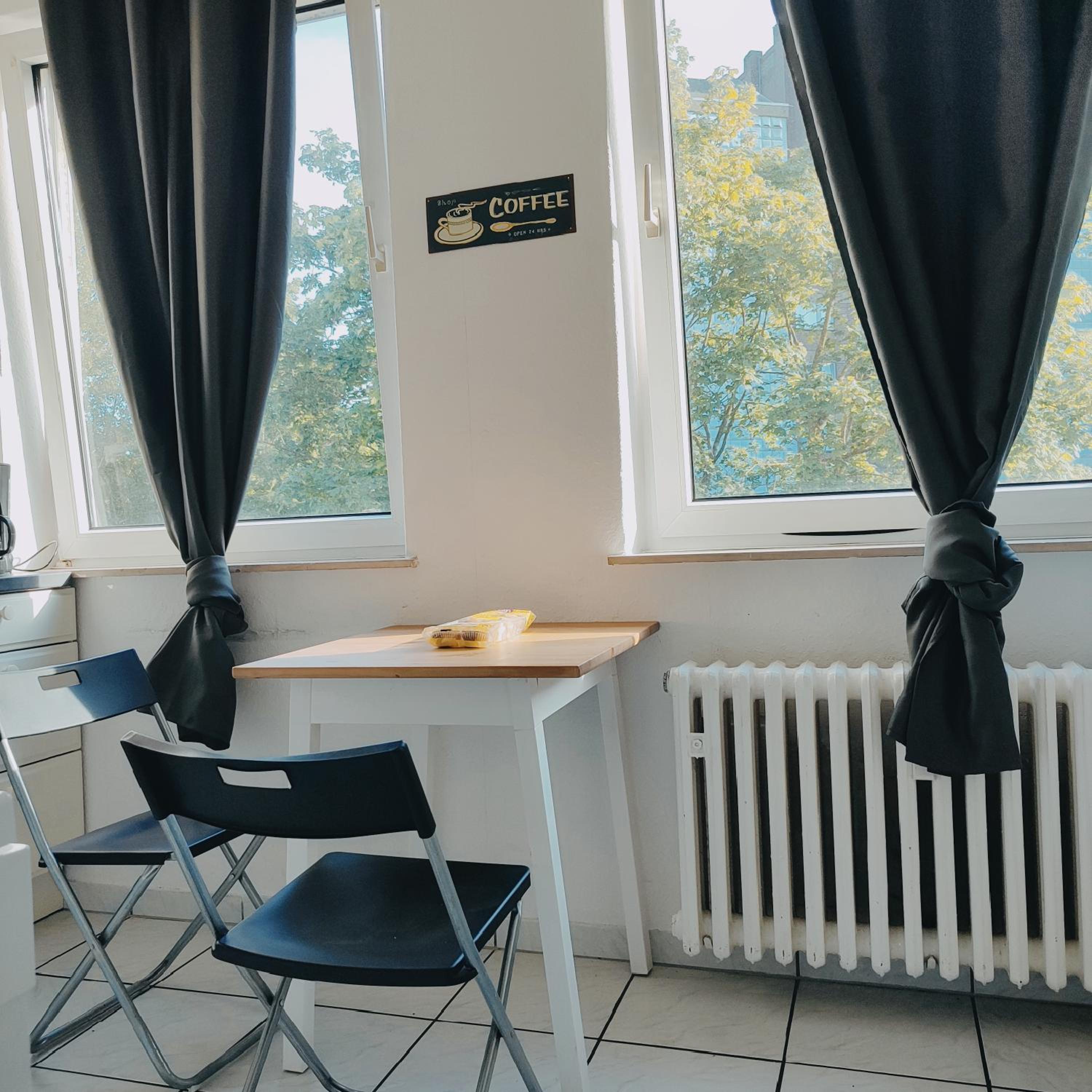 Ferienwohnung Monteurwohnung Messewohnung Duisburg Süd Grenze Düsseldorf 6 Personen