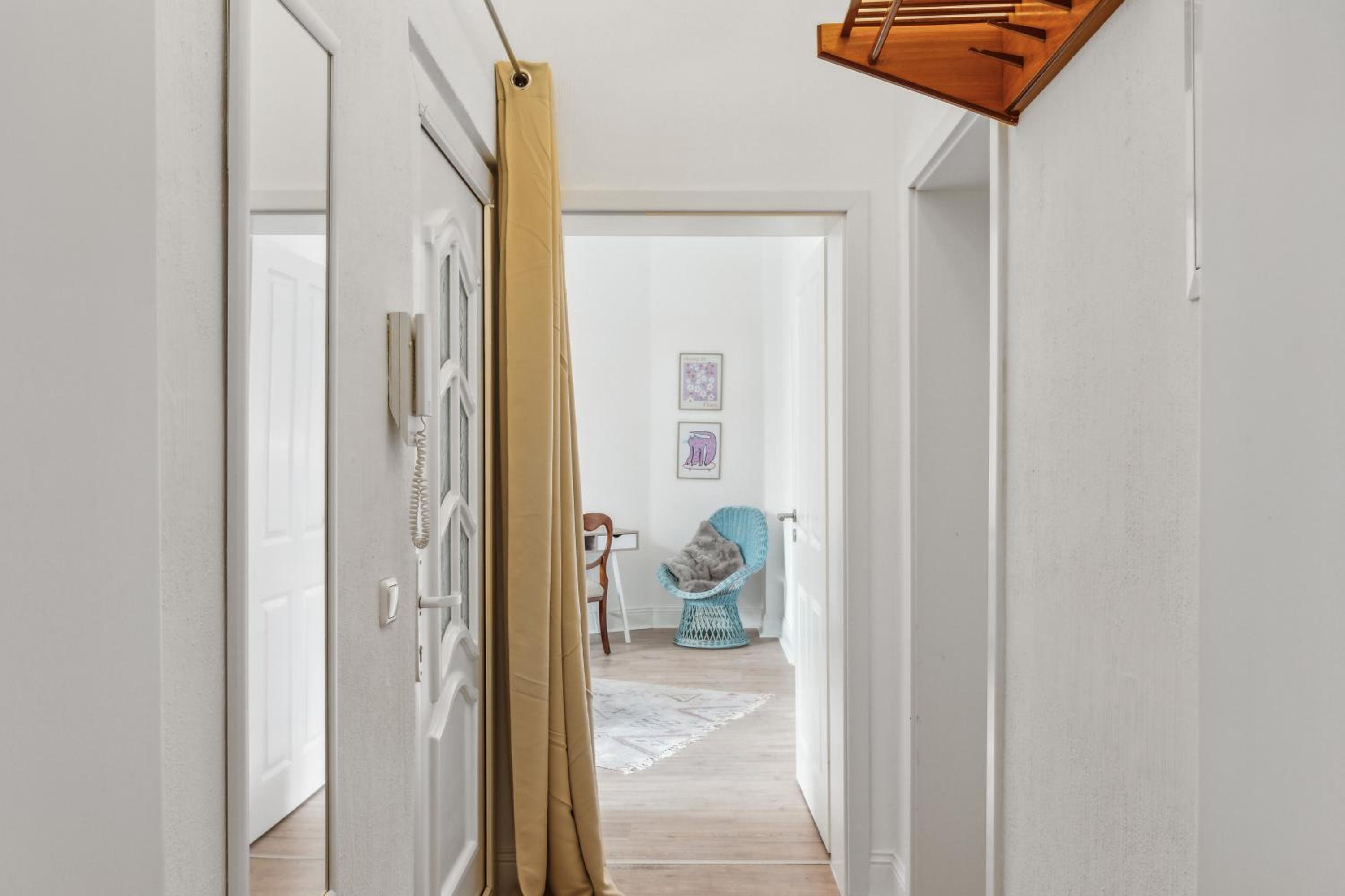 LEVEL22 ! großzügiger Altbau, tolles Design mit Kamin - zentral in Bahnhofsnähe