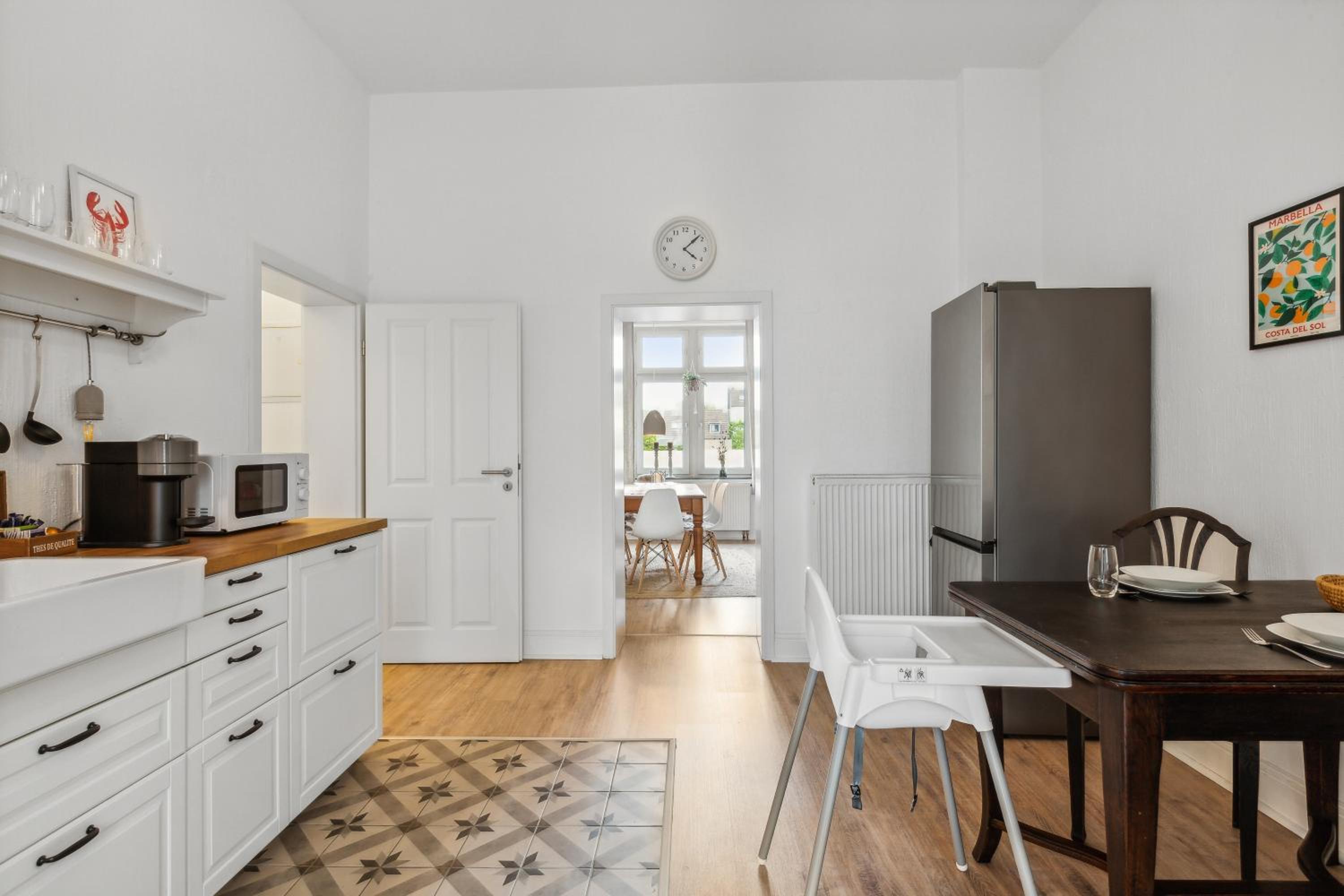 LEVEL22 ! großzügiger Altbau, tolles Design mit Kamin - zentral in Bahnhofsnähe