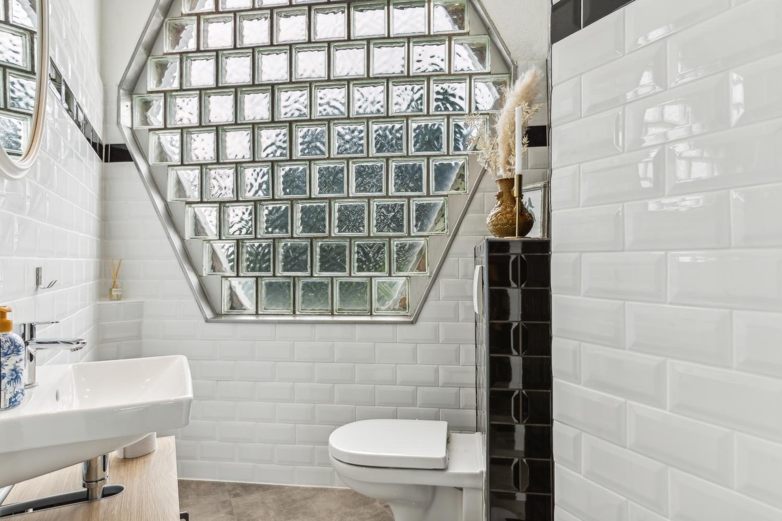 LEVEL22 ! großzügiger Altbau, tolles Design mit Kamin - zentral in Bahnhofsnähe