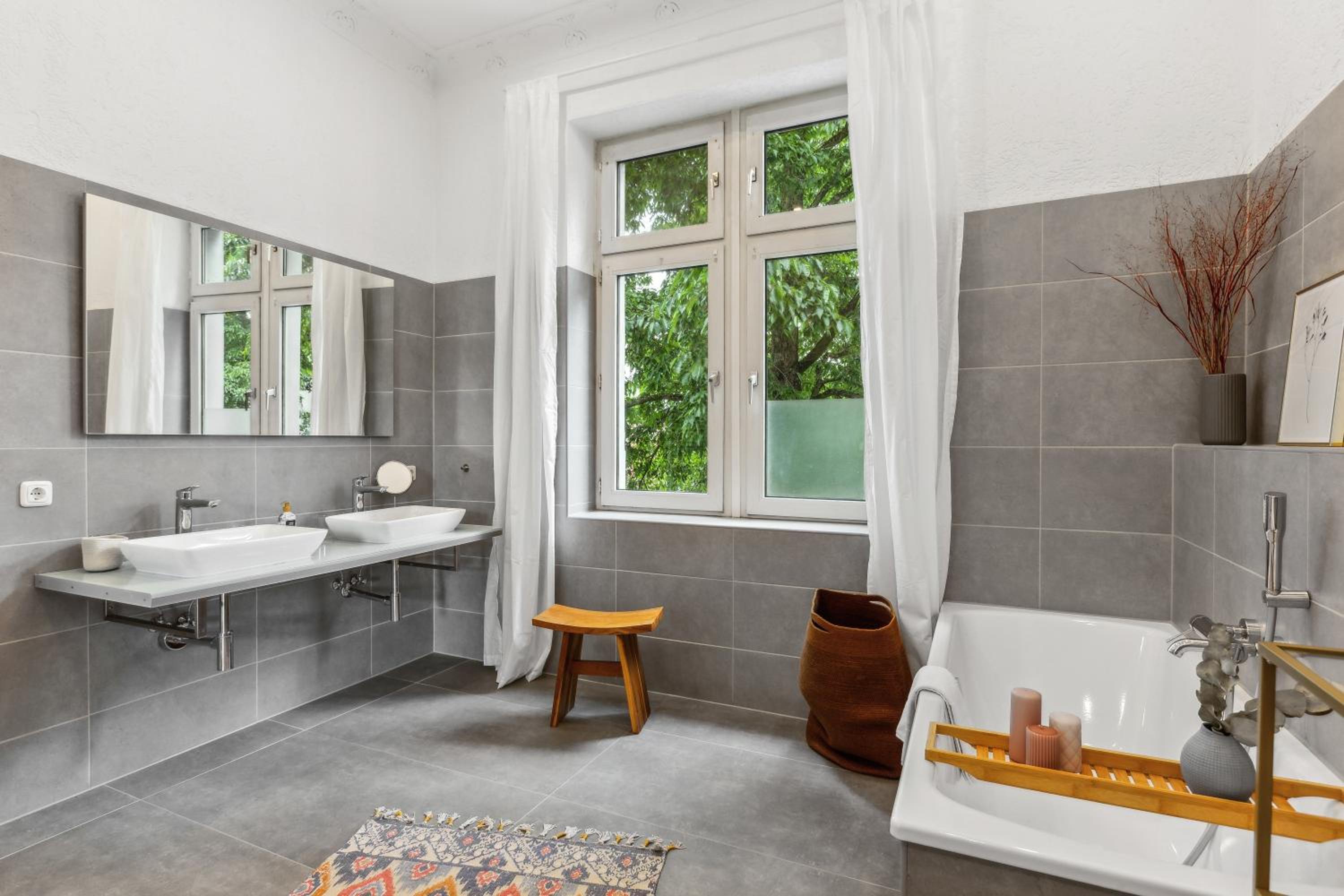 LEVEL22 ! großzügiger Altbau, tolles Design mit Kamin - zentral in Bahnhofsnähe