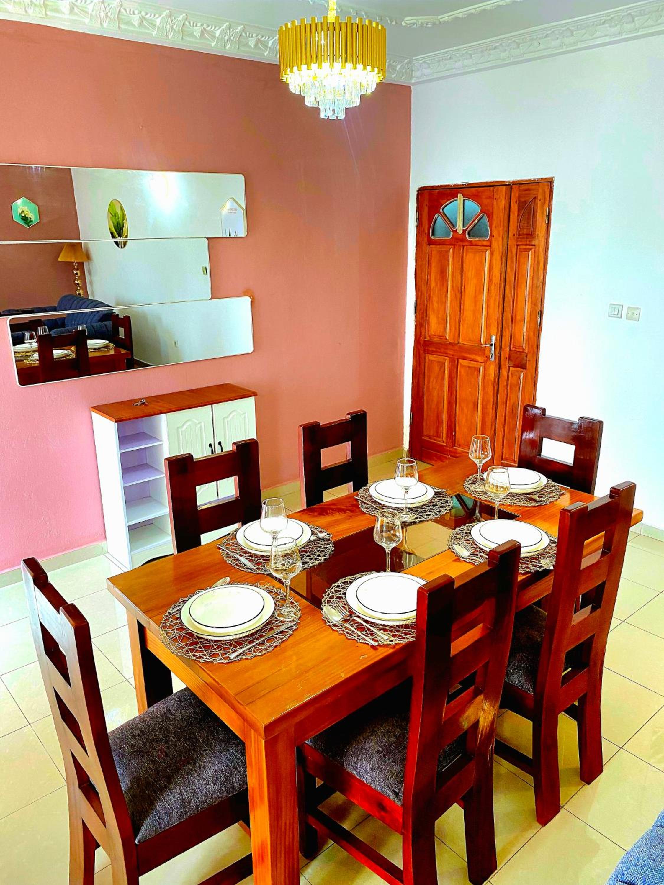 Suite Premium à Makepe, Groupe électrogène, Wifi, Climatisée, Secure