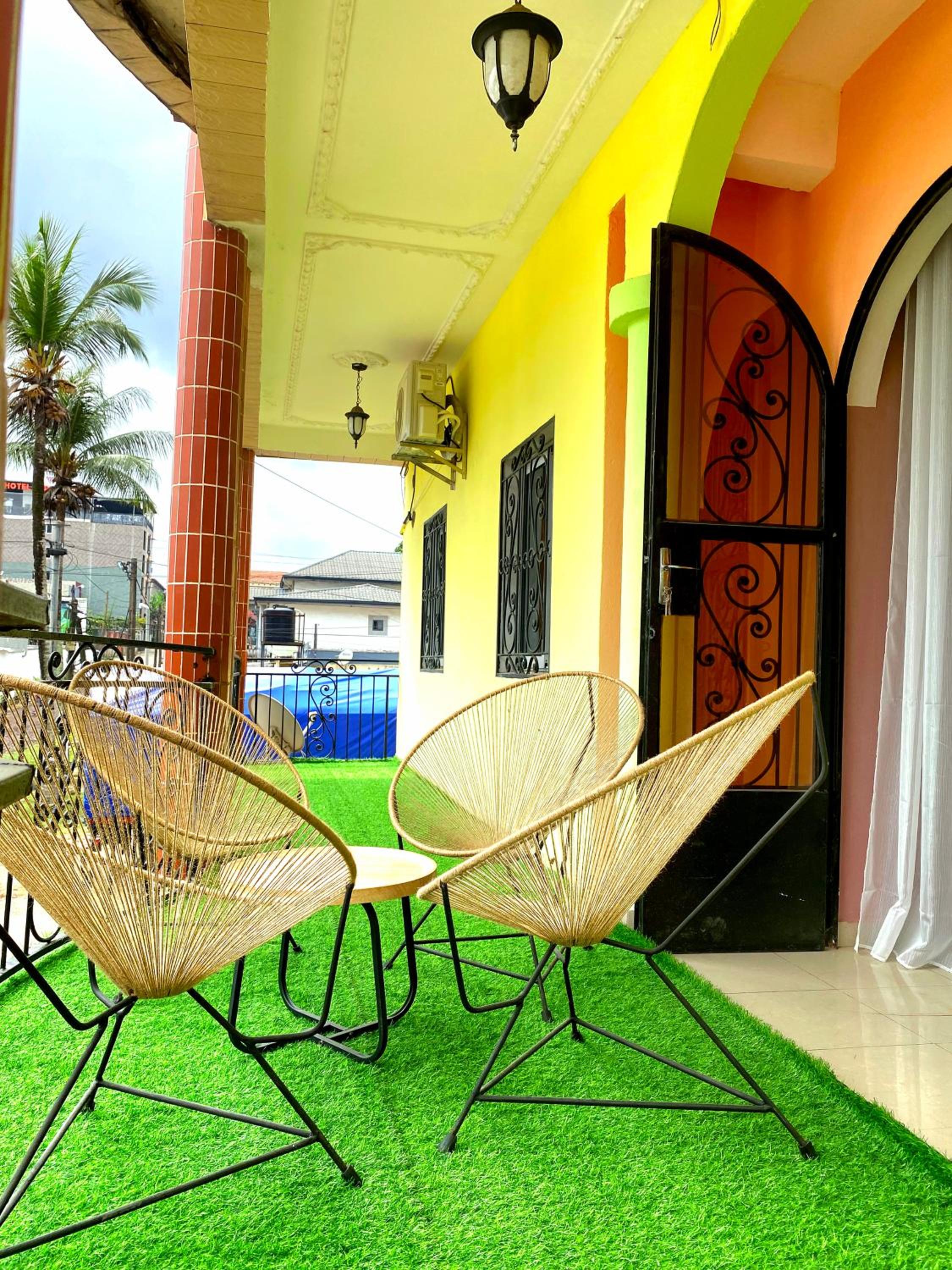 Suite Premium à Makepe, Groupe électrogène, Wifi, Climatisée, Secure
